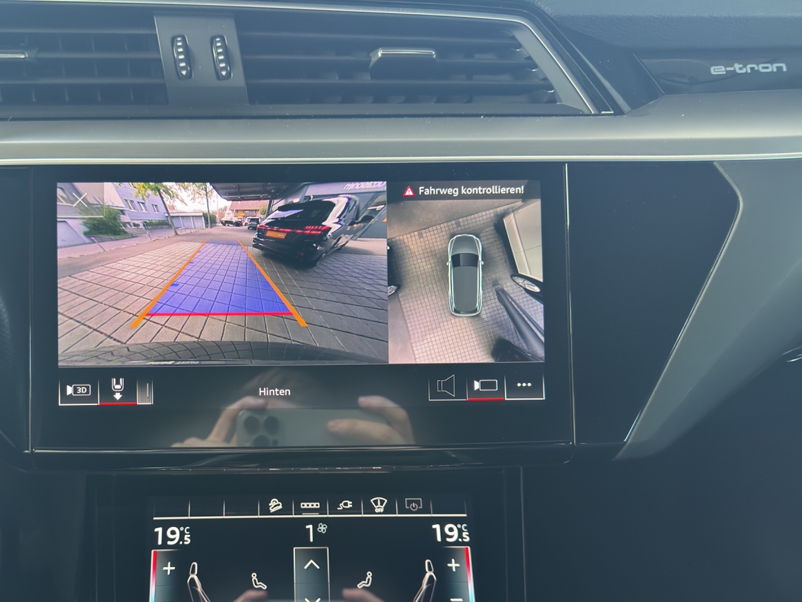 AUDI e-tron 50 Advanced quattro-image-14