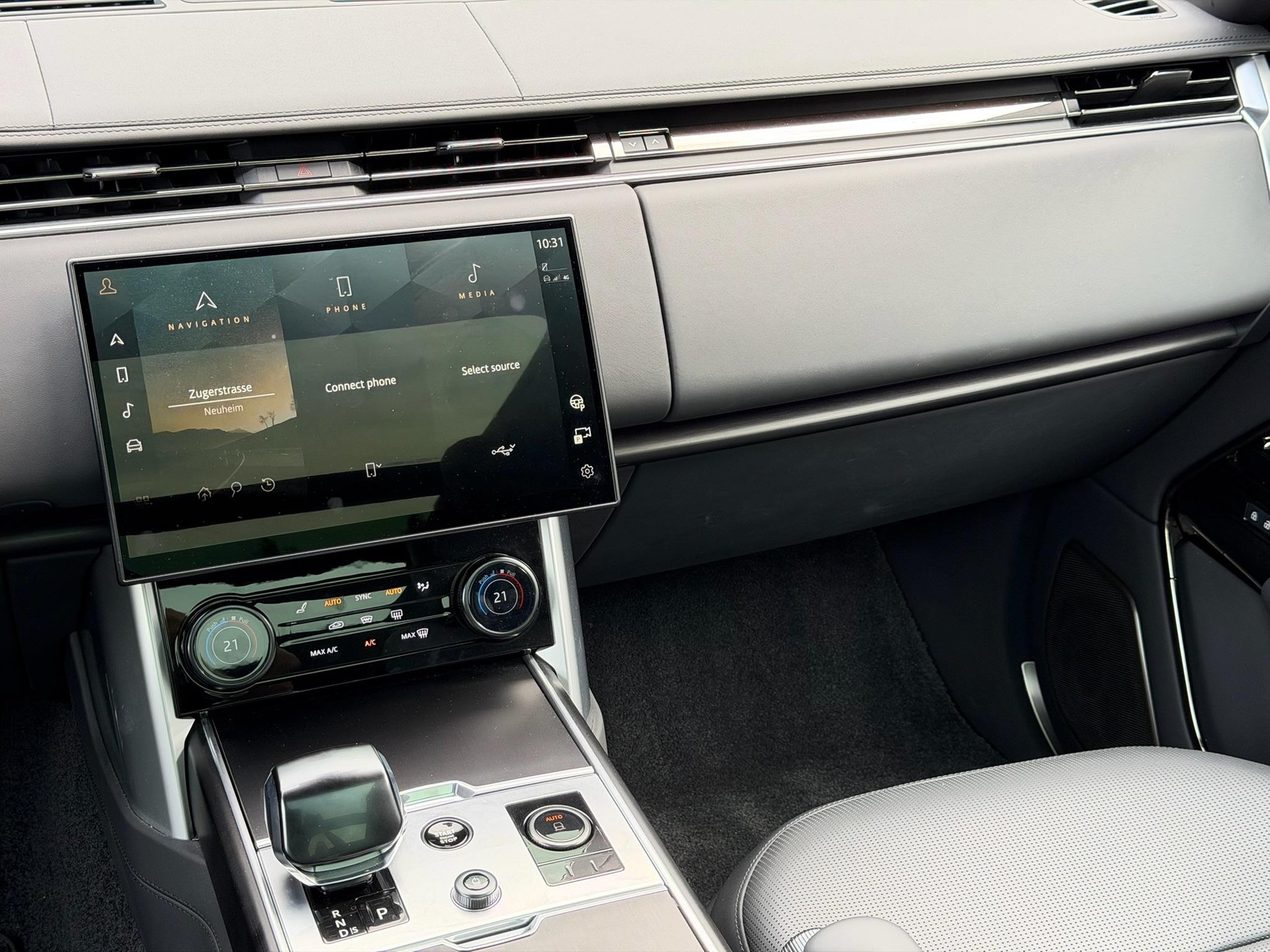 LAND ROVER Range Rover 4.4 V8 SV-image-9