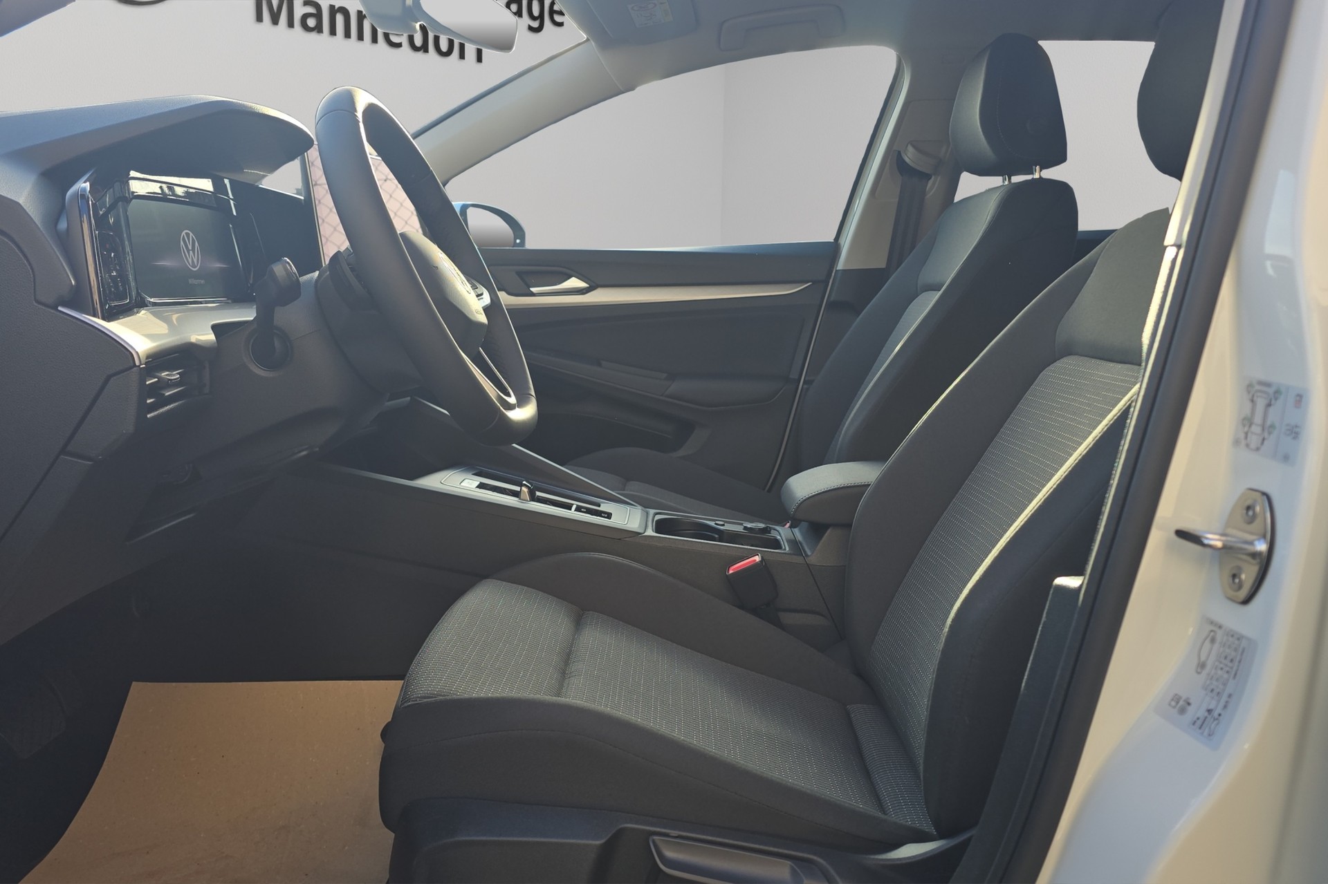 VW Golf 1.5 e TSI mHEV Value DSG-image-9