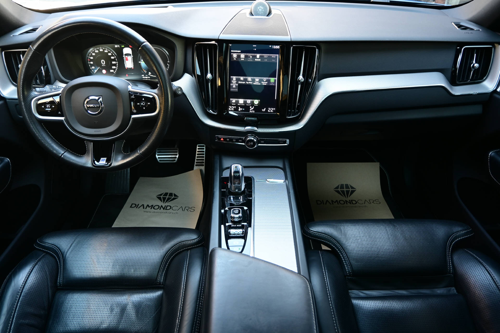 VOLVO XC60 2.0 T8 TE R-Design AWD-image-18