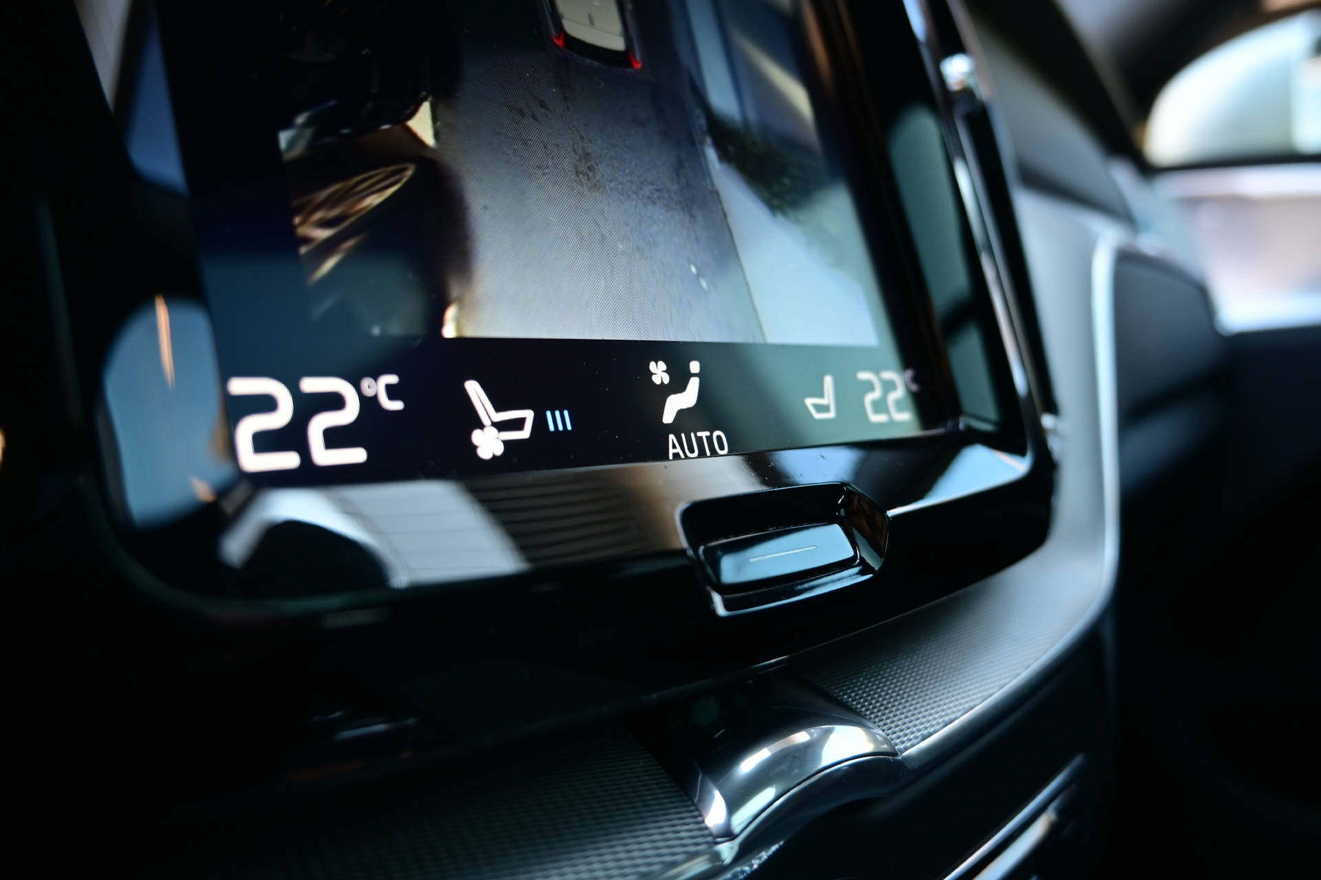 VOLVO XC60 2.0 T8 TE R-Design AWD-image-15