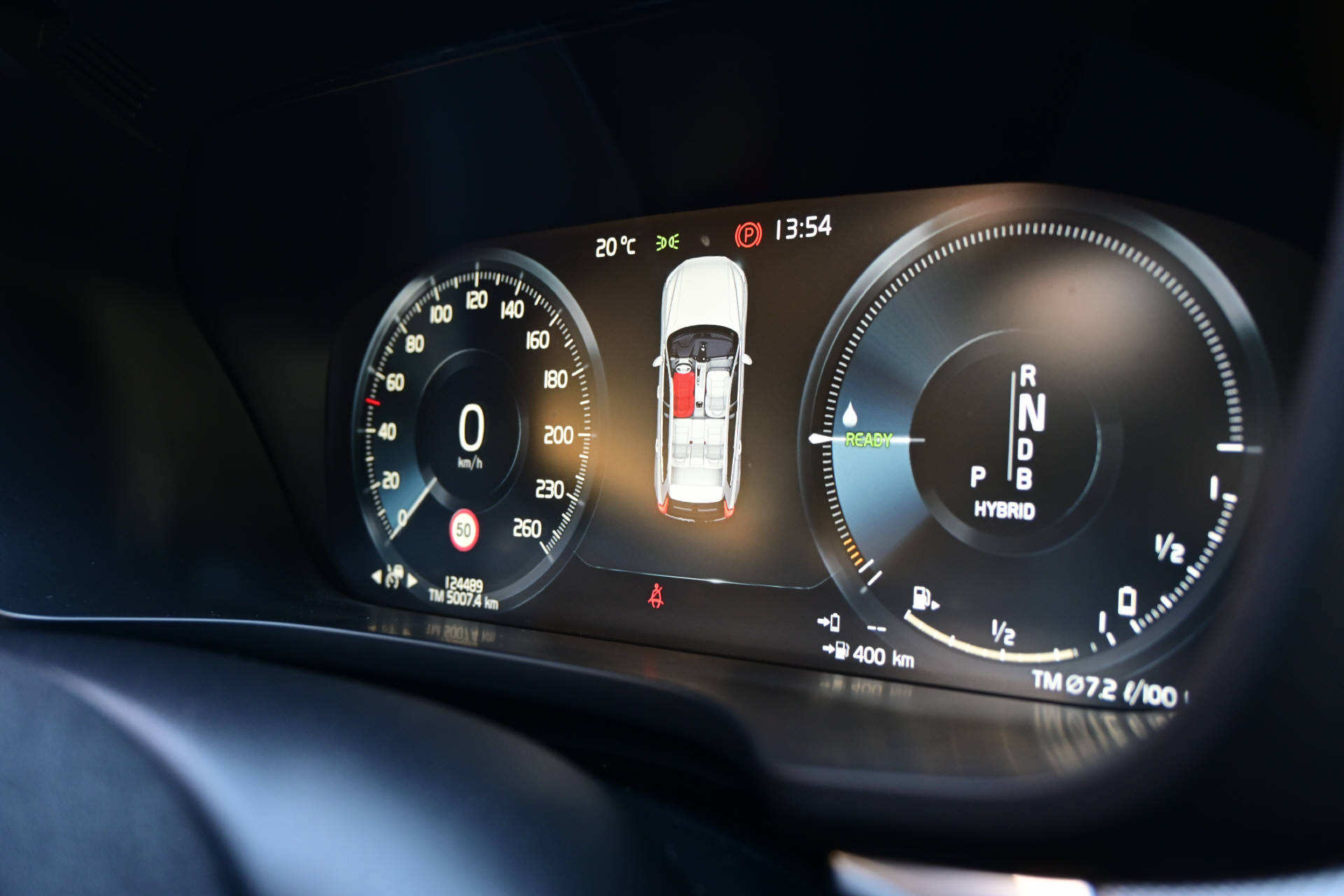 VOLVO XC60 2.0 T8 TE R-Design AWD-image-16