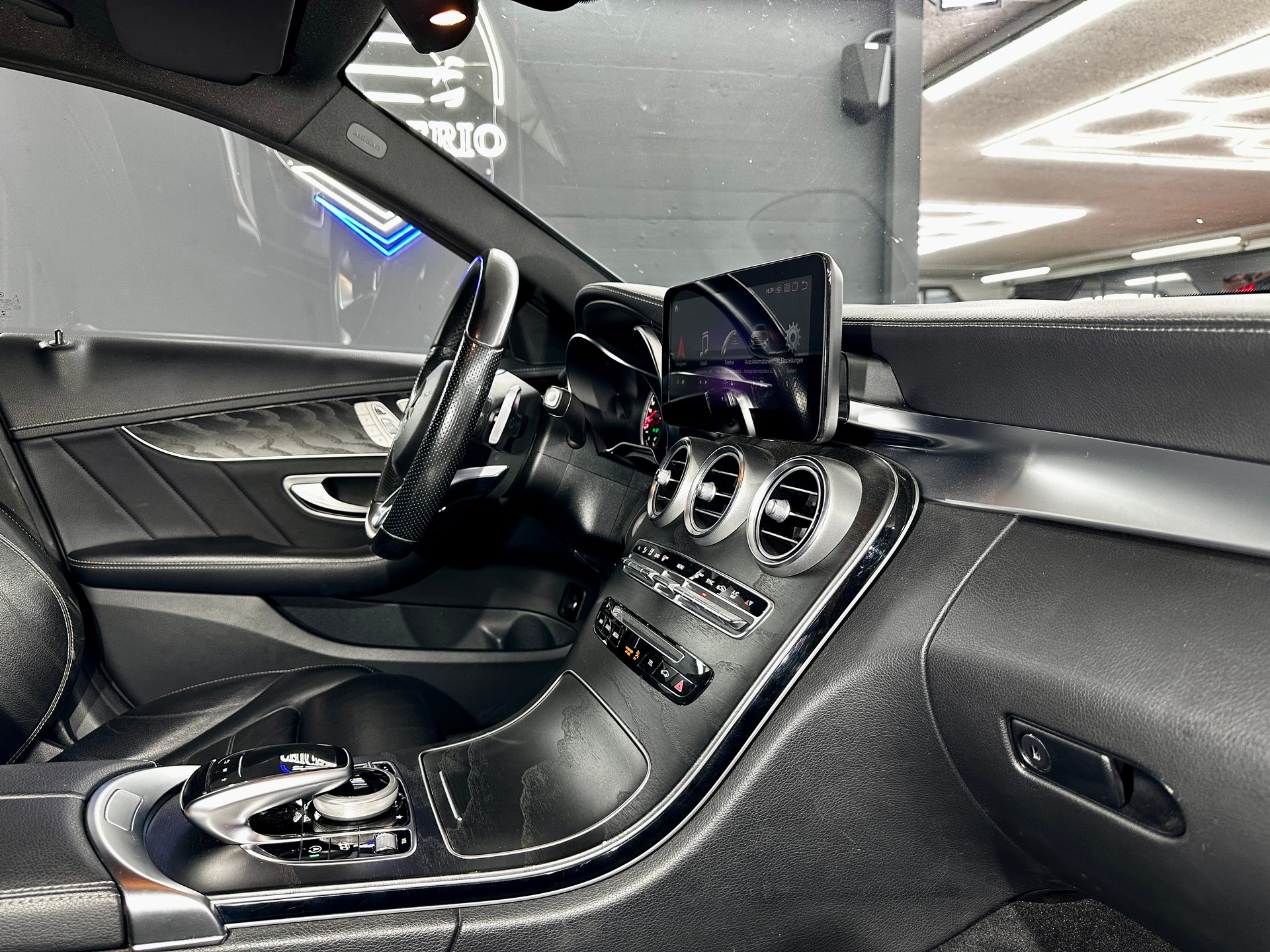 MERCEDES-BENZ C 43 AMG 4Matic 9G-Tronic-image-25