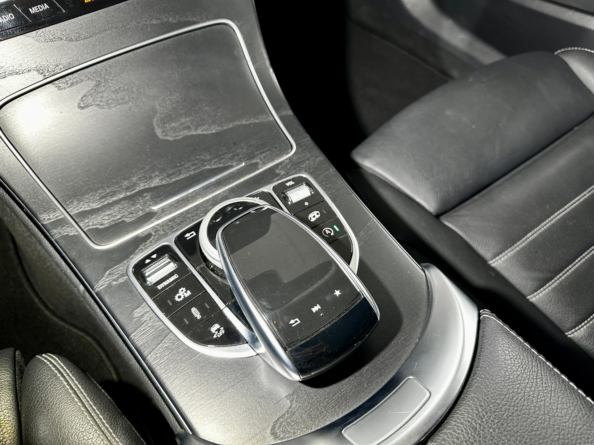 MERCEDES-BENZ C 43 AMG 4Matic 9G-Tronic-image-24