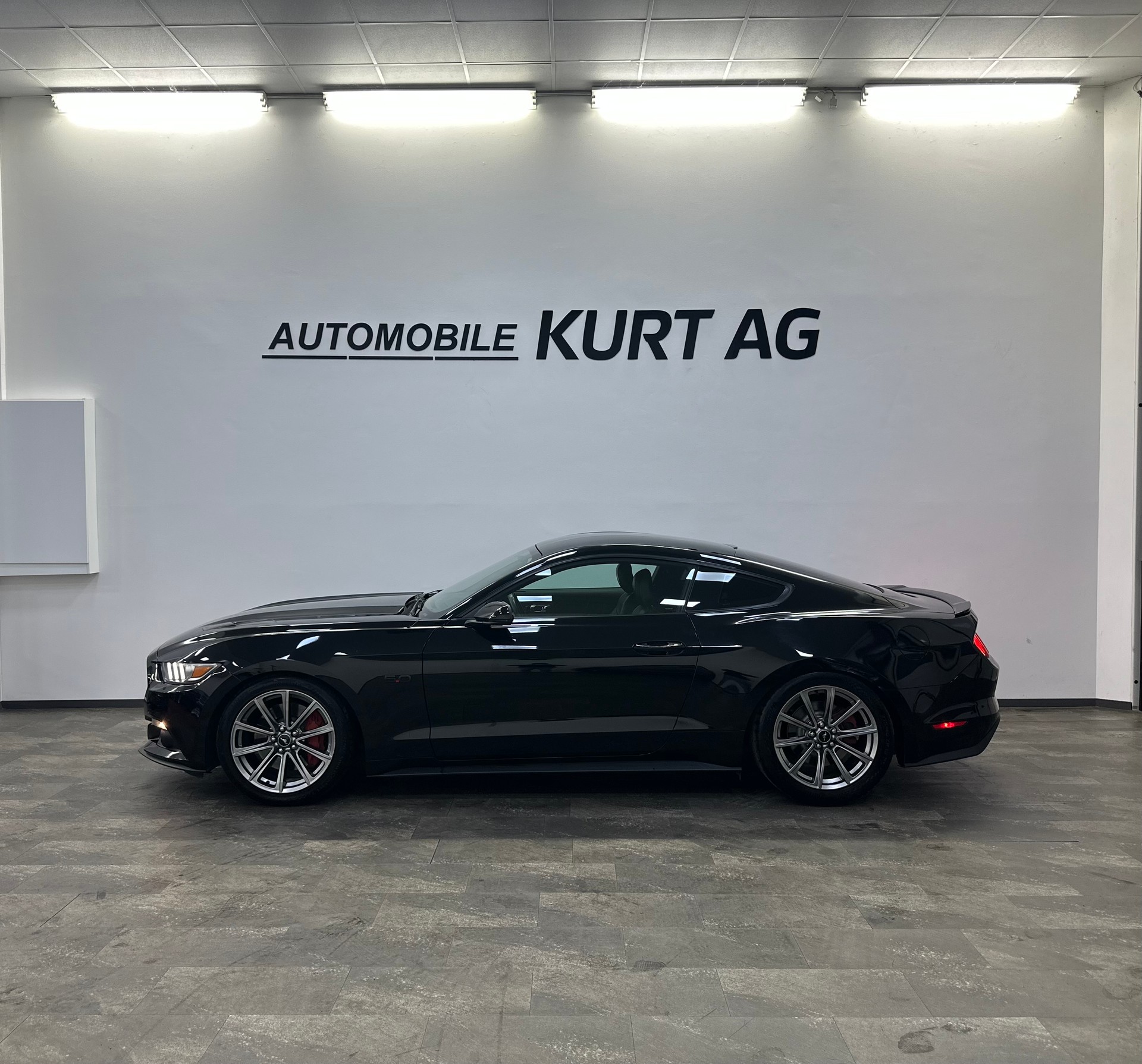 FORD Mustang 5.0 V8 GT-image-2