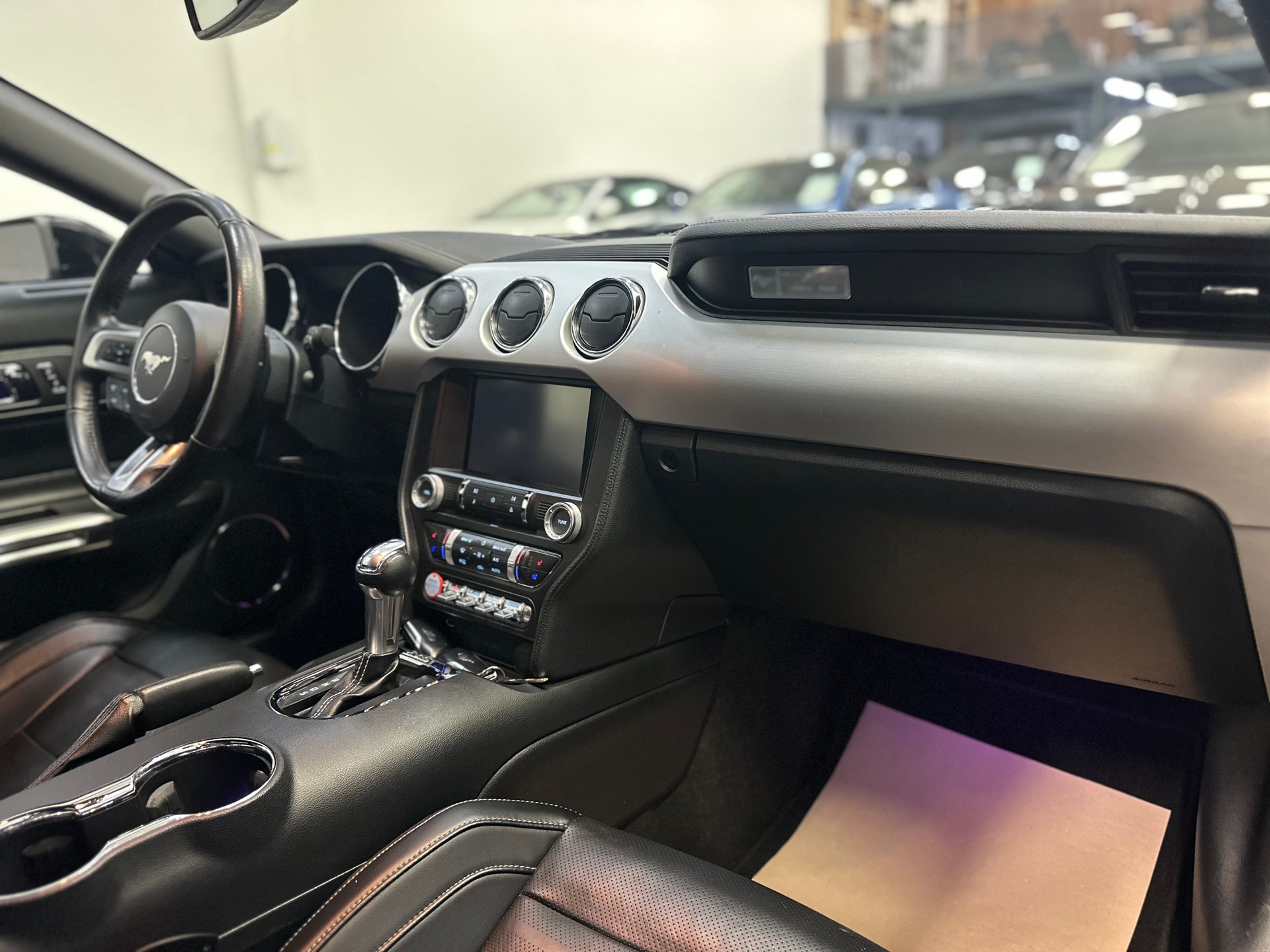 FORD Mustang 5.0 V8 GT-image-12
