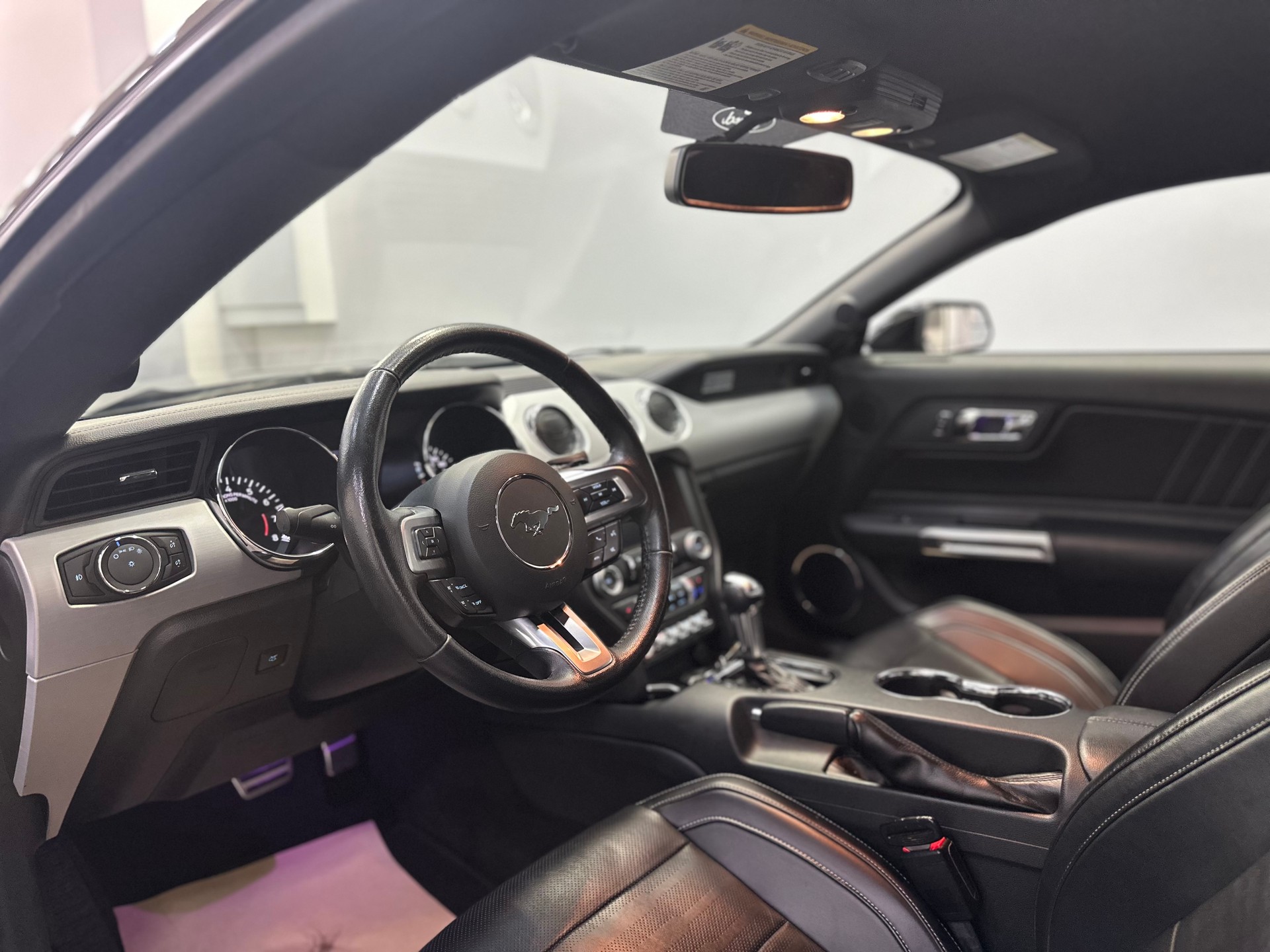 FORD Mustang 5.0 V8 GT-image-11