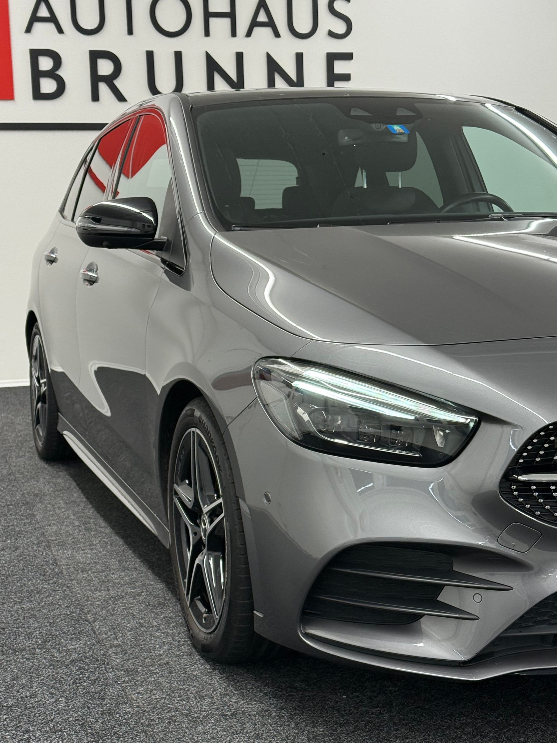 MERCEDES-BENZ B 200 AMG Line 7G-DCT-image-8