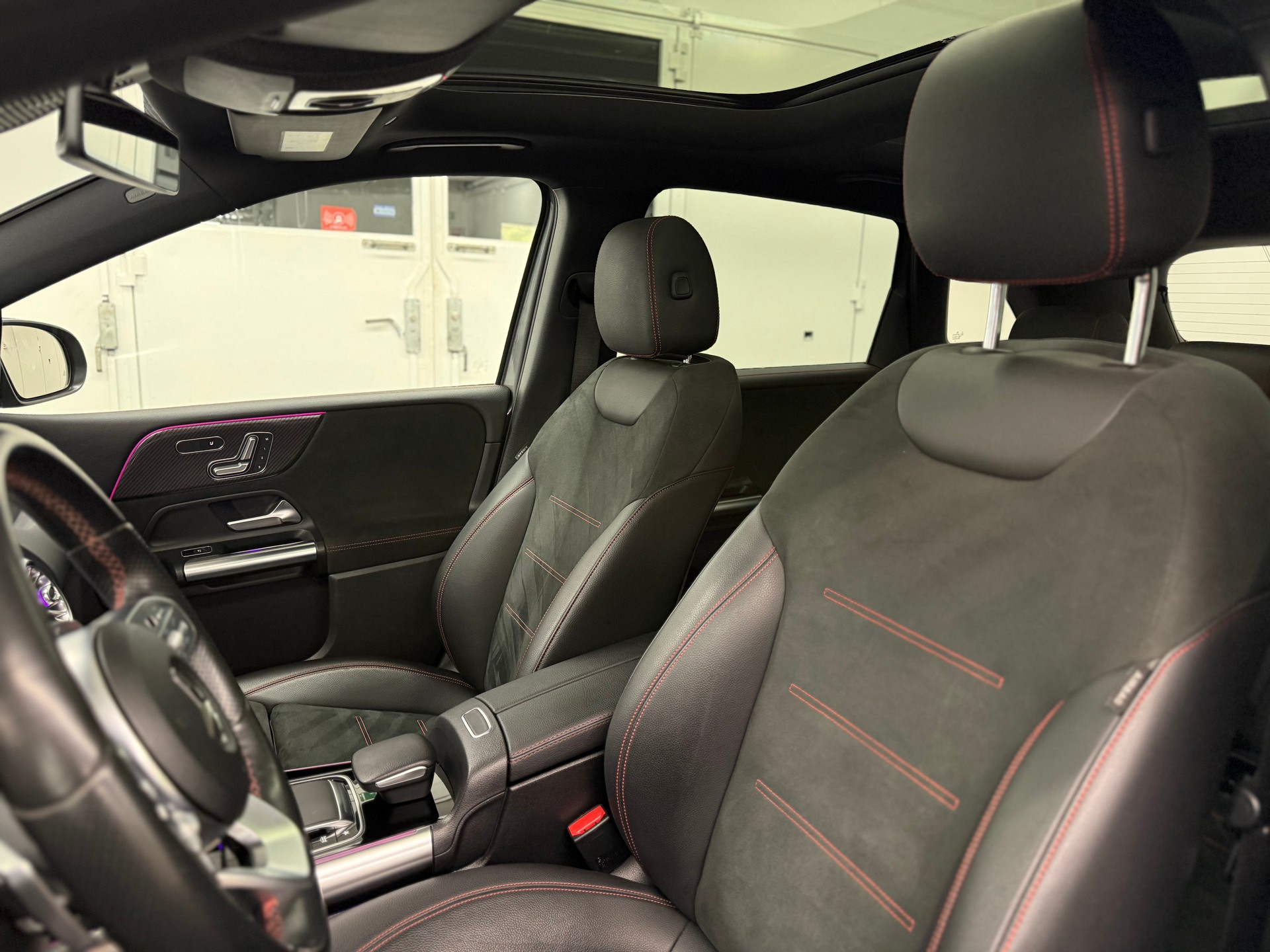 MERCEDES-BENZ B 200 AMG Line 7G-DCT-image-14