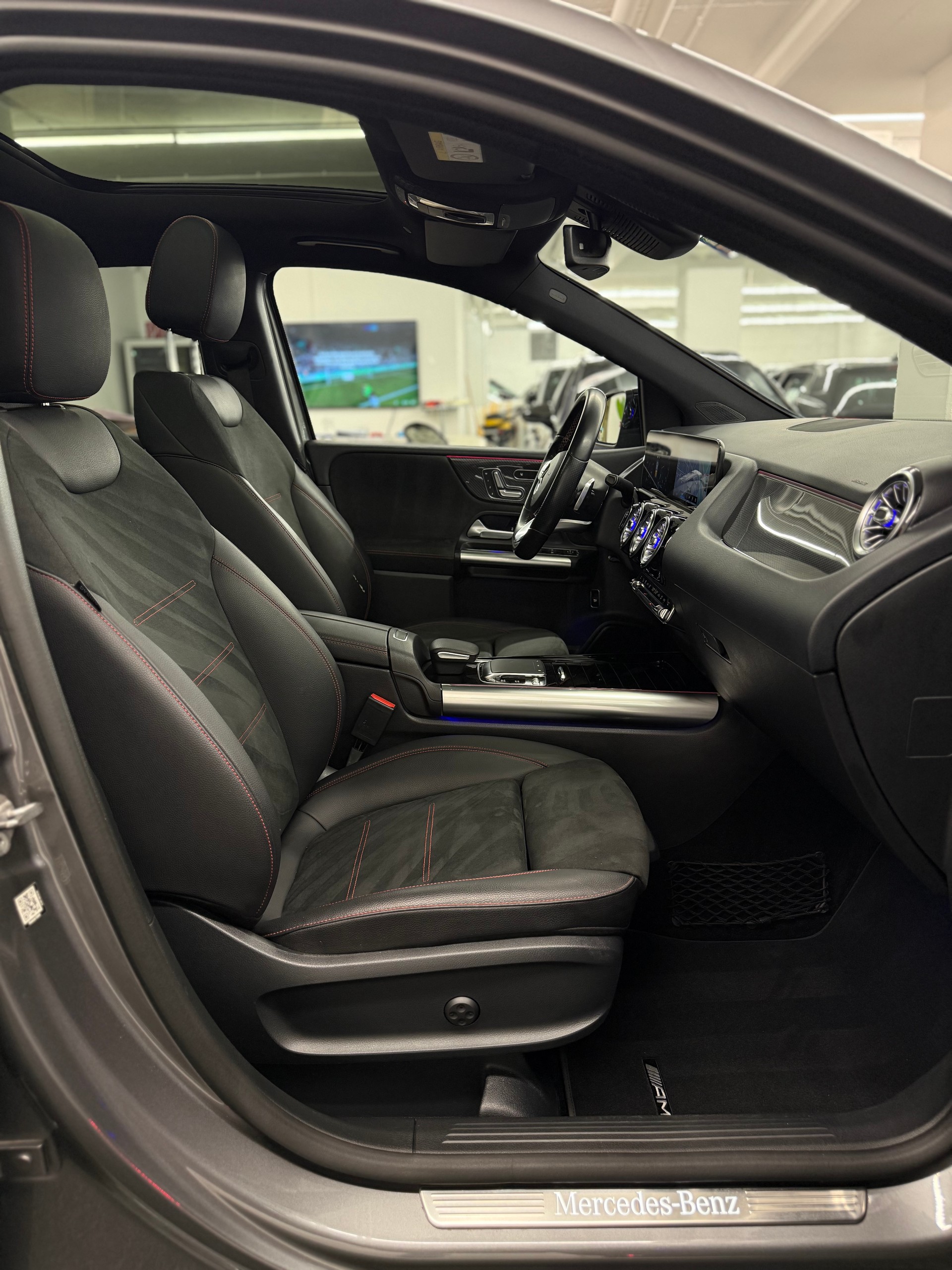 MERCEDES-BENZ B 200 AMG Line 7G-DCT-image-23