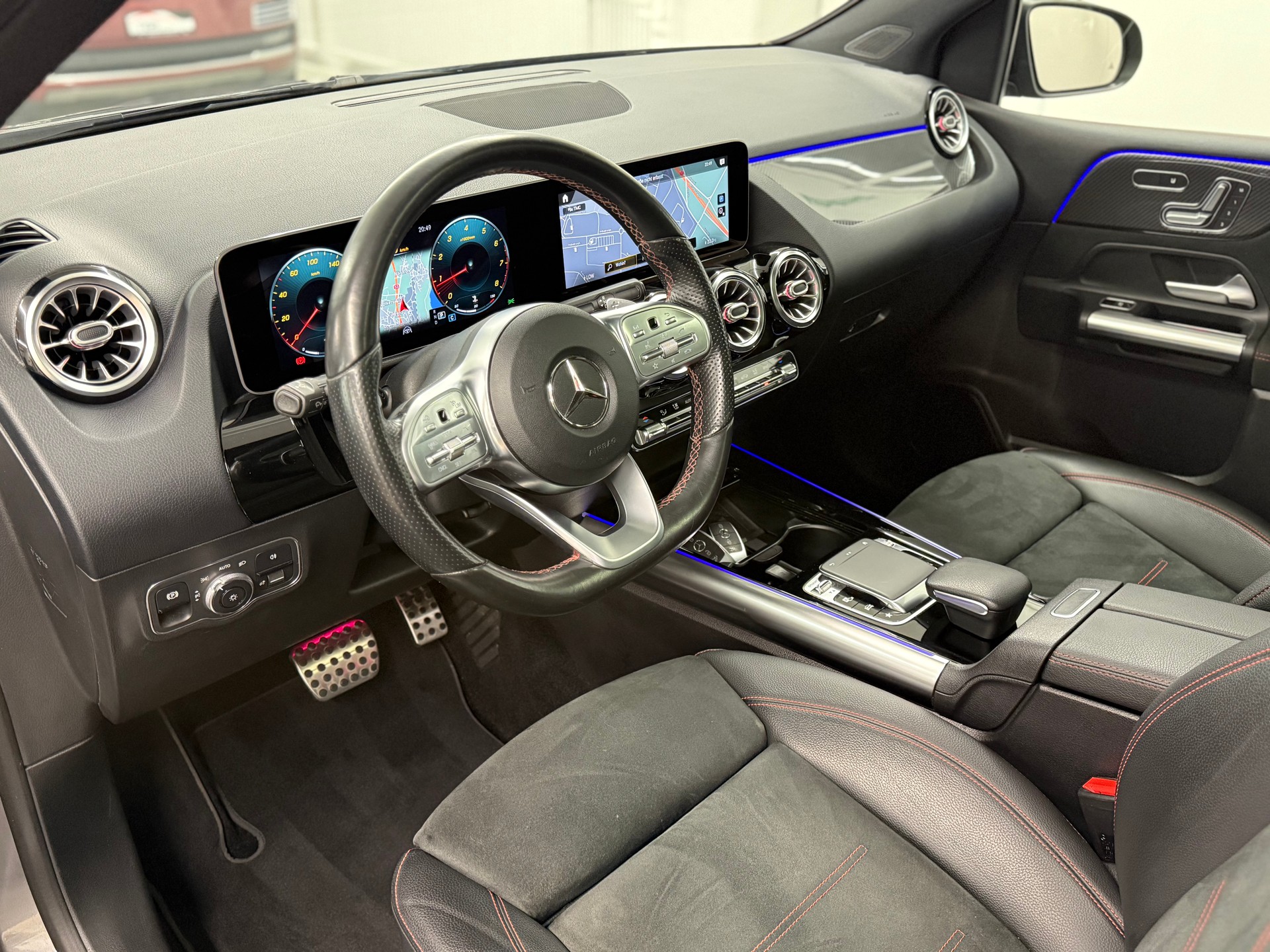 MERCEDES-BENZ B 200 AMG Line 7G-DCT-image-12