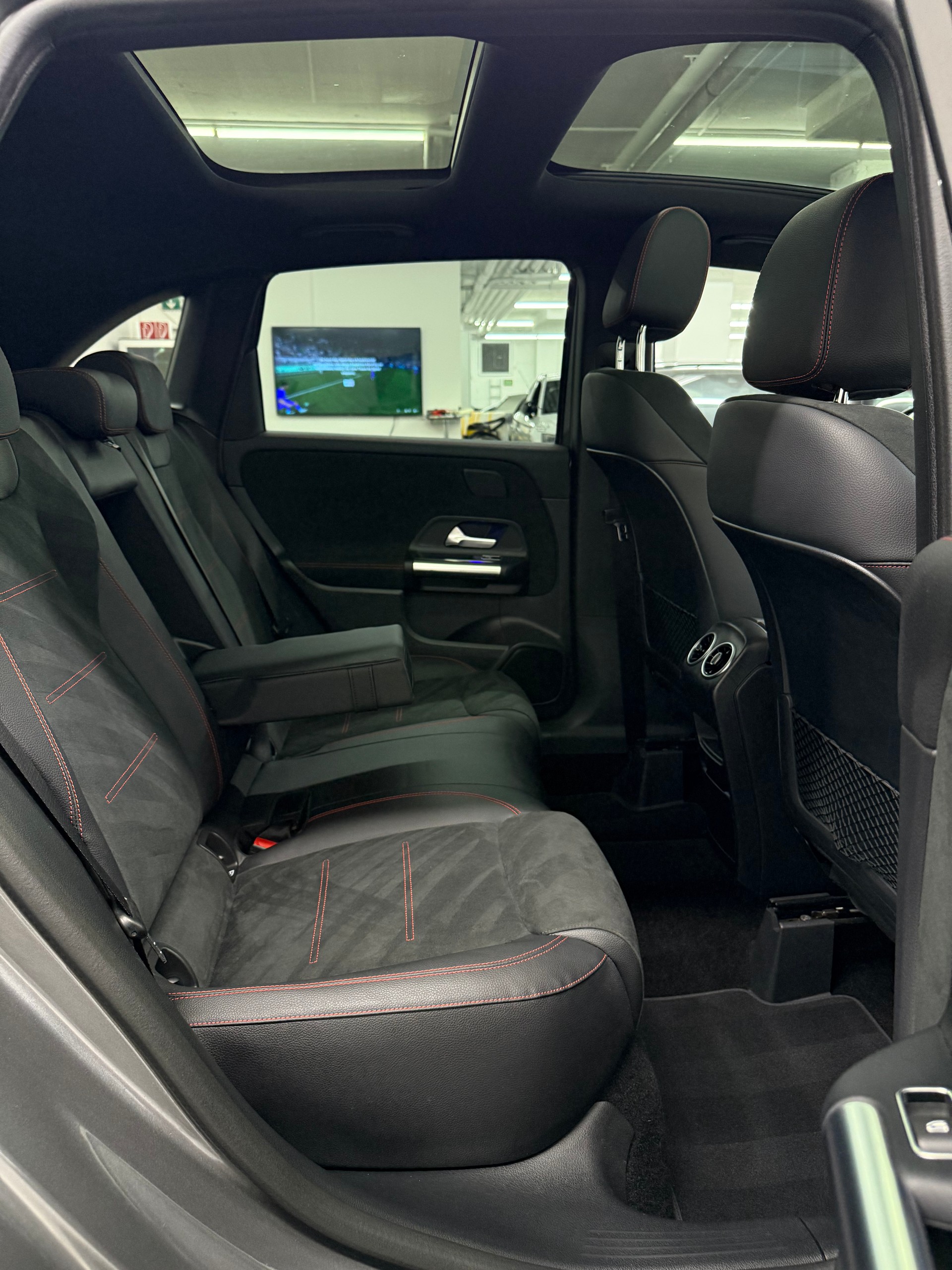 MERCEDES-BENZ B 200 AMG Line 7G-DCT-image-24