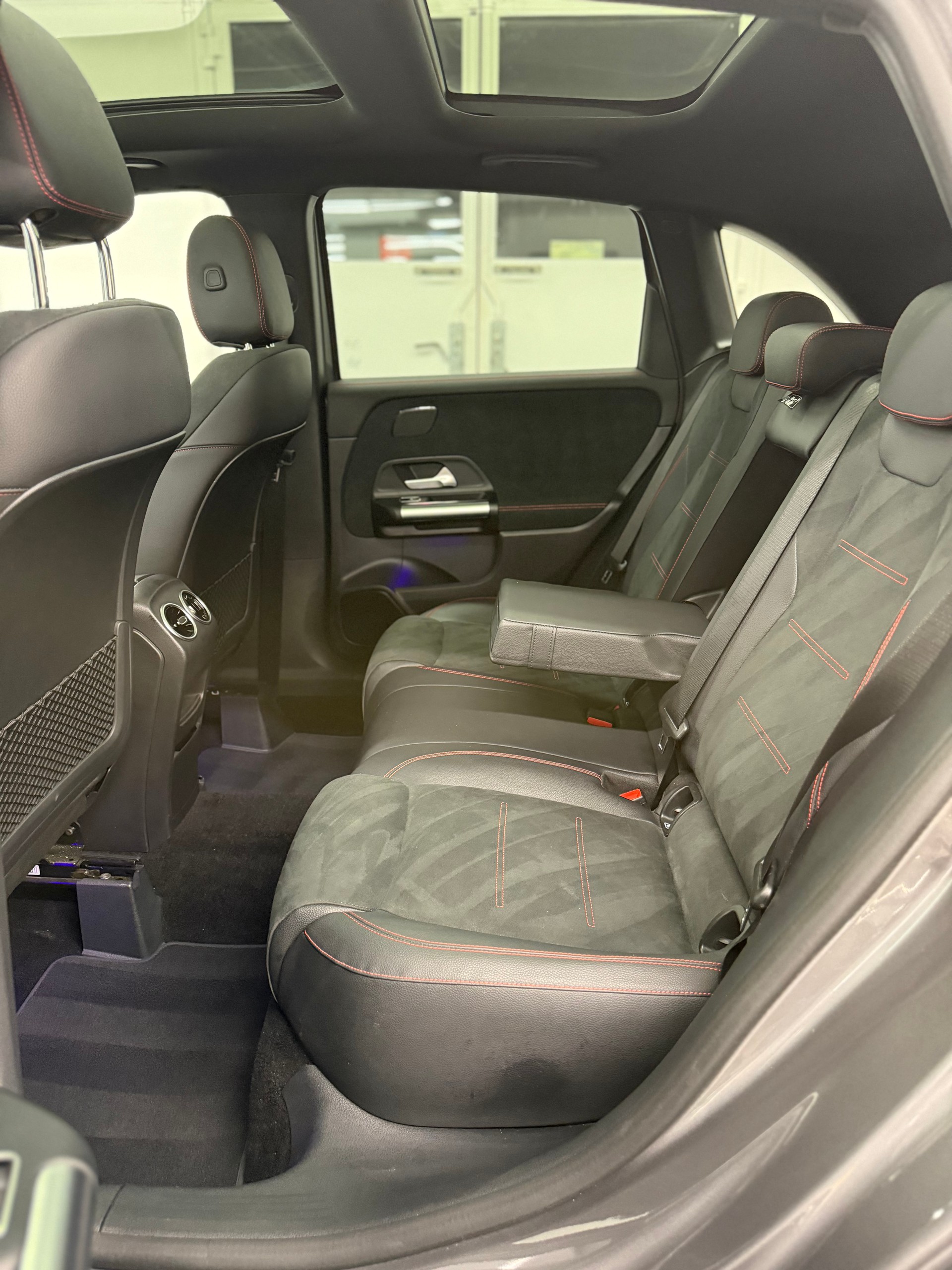 MERCEDES-BENZ B 200 AMG Line 7G-DCT-image-15