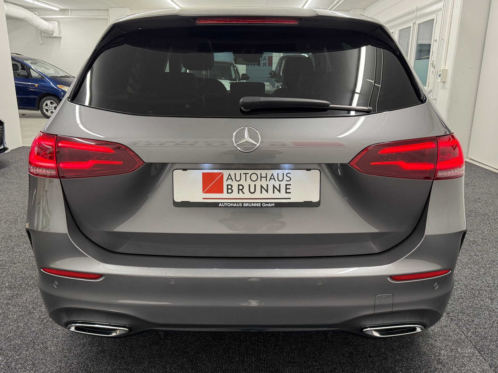 MERCEDES-BENZ B 200 AMG Line 7G-DCT-image-5