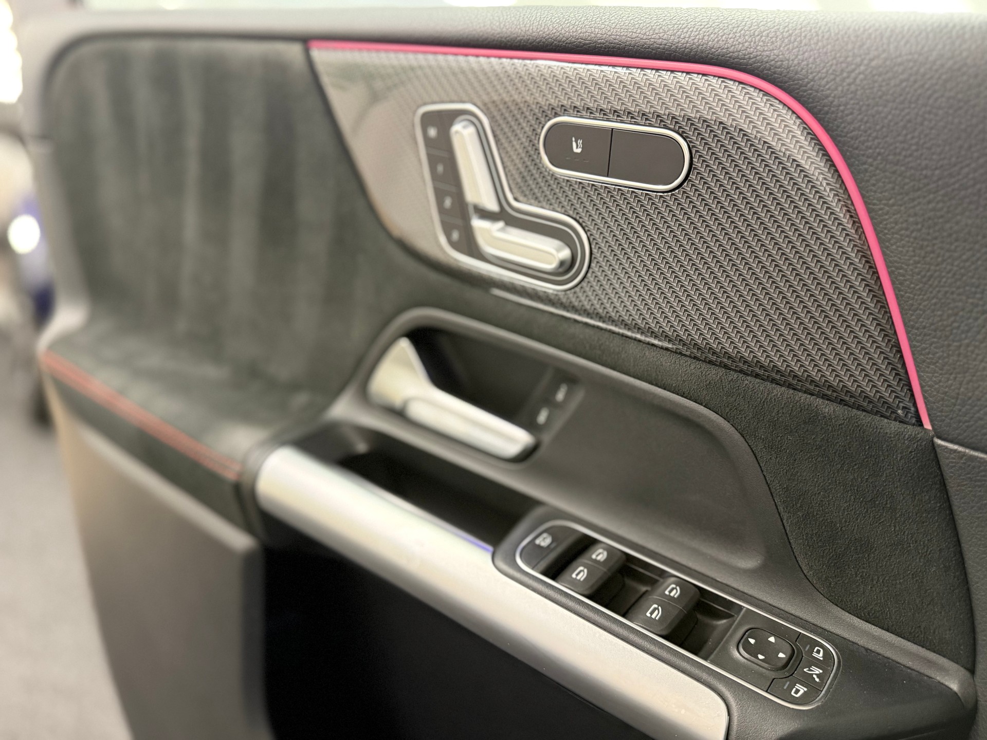 MERCEDES-BENZ B 200 AMG Line 7G-DCT-image-13