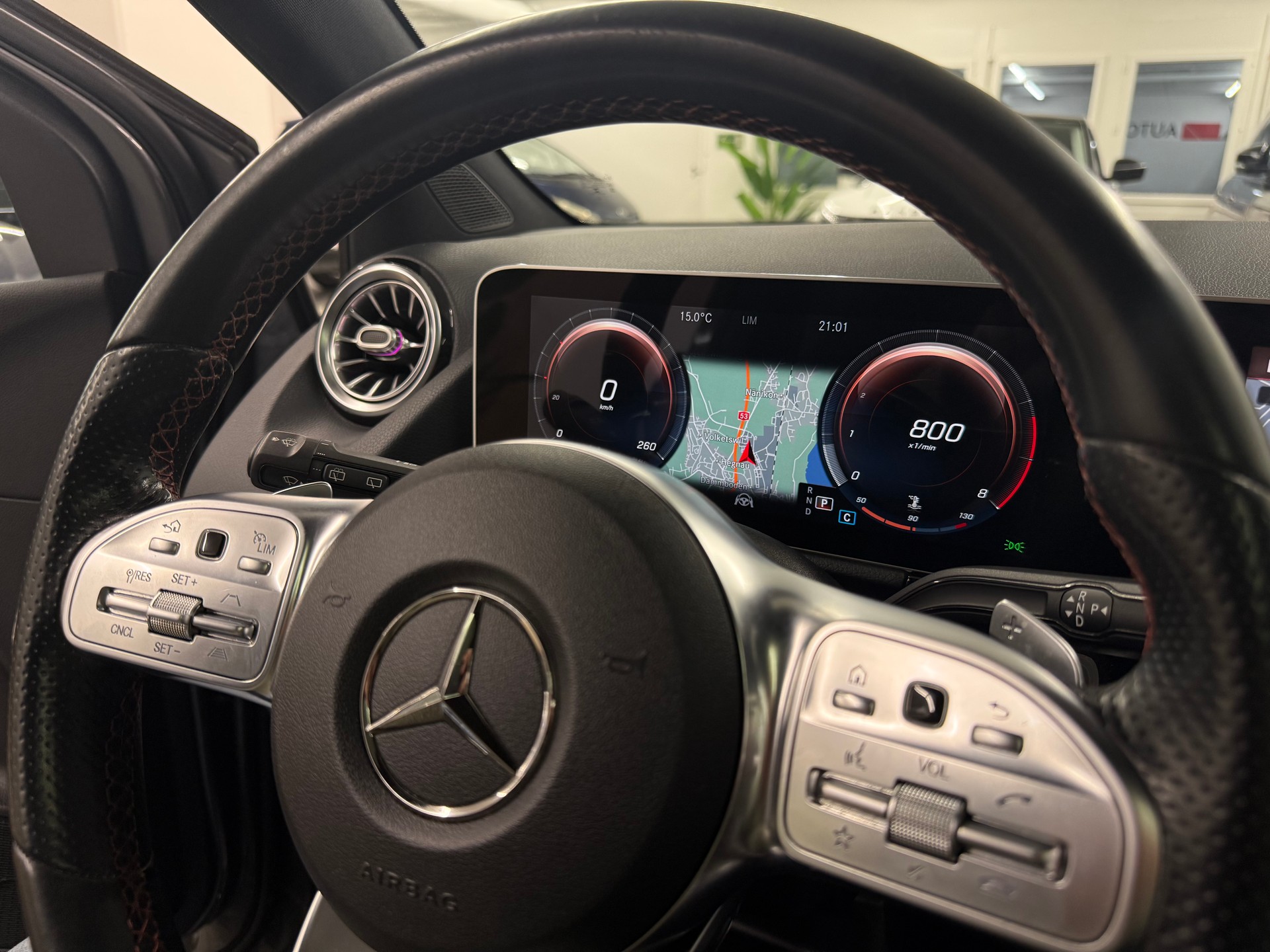MERCEDES-BENZ B 200 AMG Line 7G-DCT-image-25