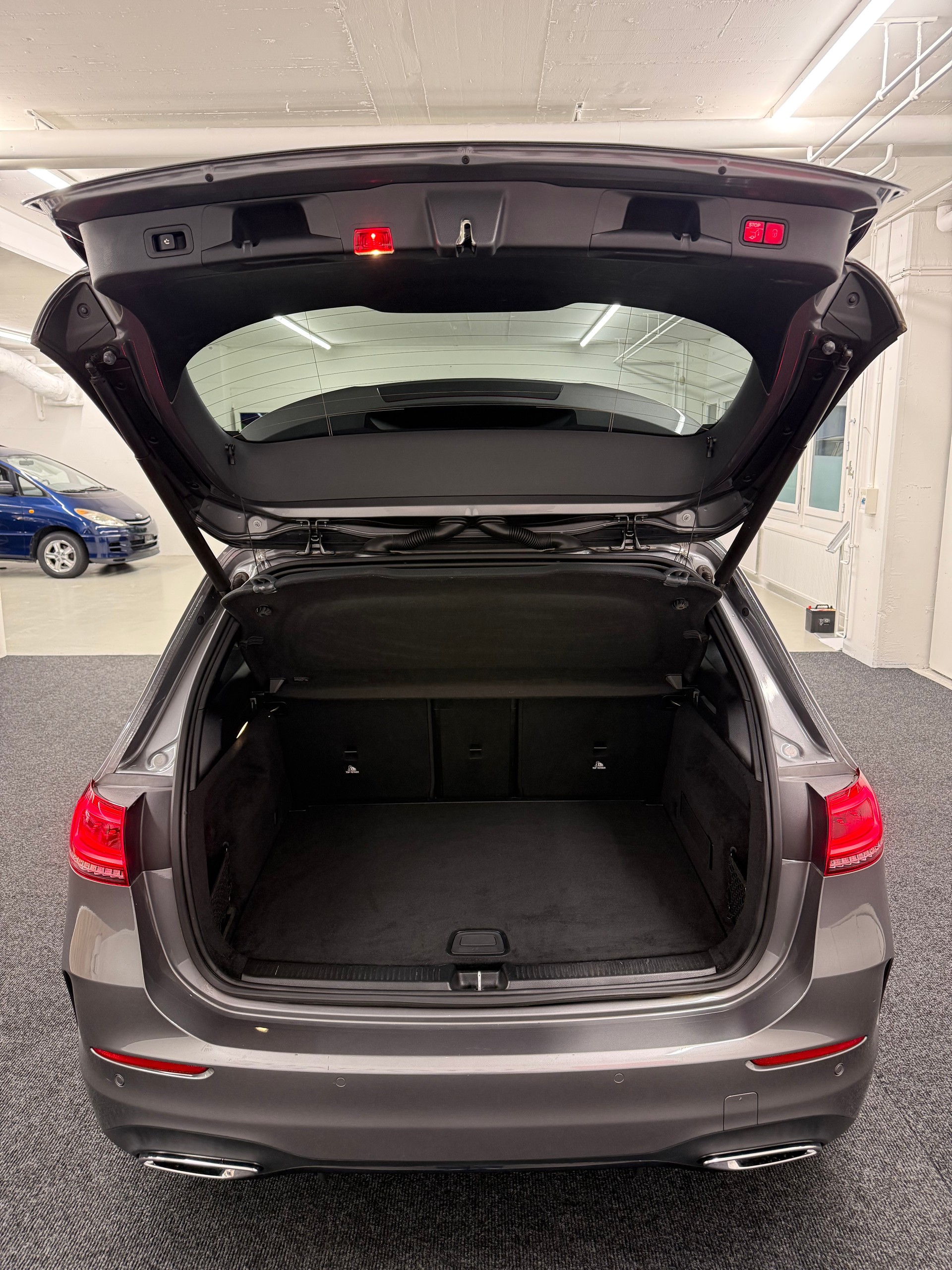 MERCEDES-BENZ B 200 AMG Line 7G-DCT-image-6