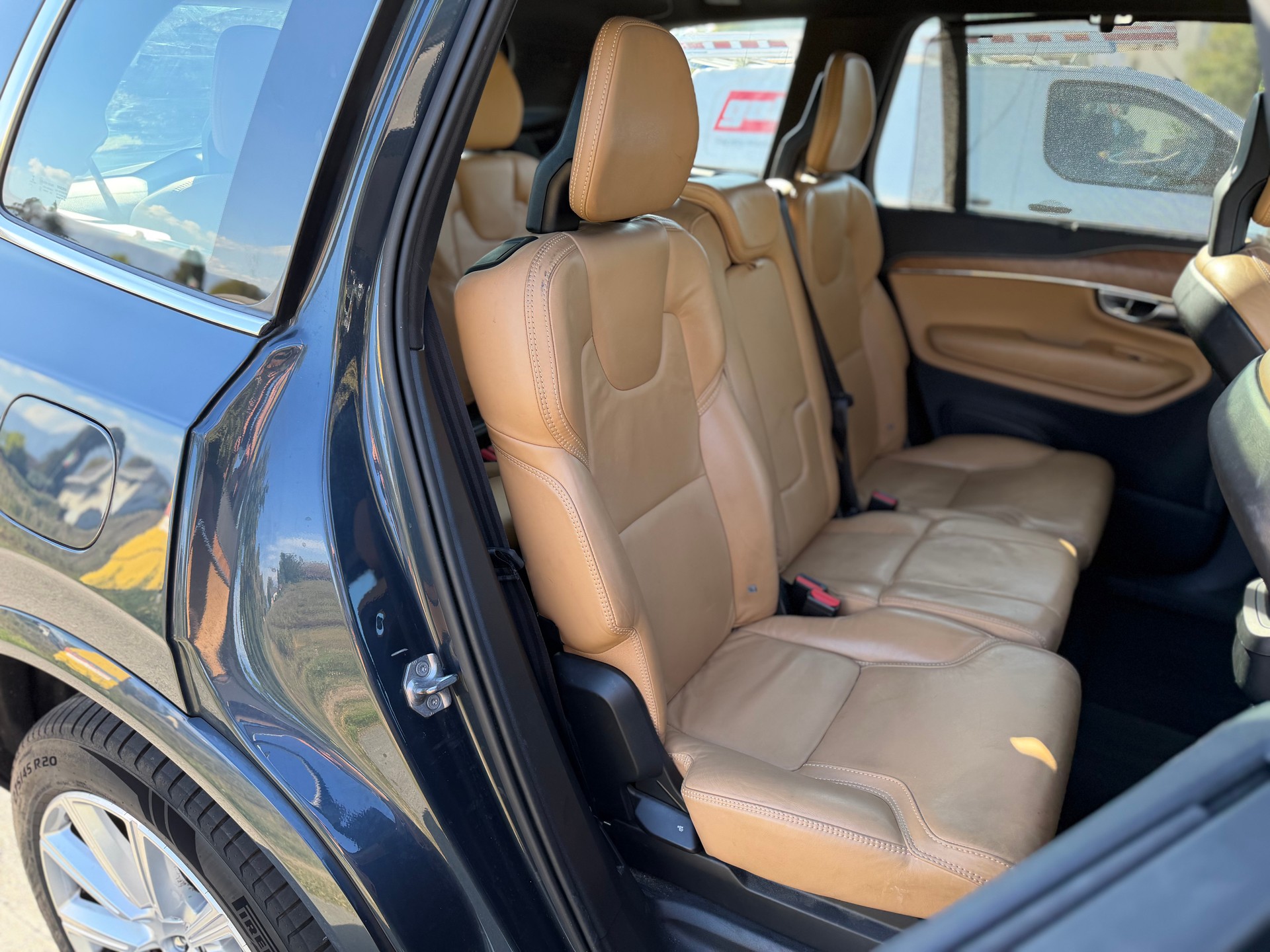 VOLVO XC90 D5 AWD Momentum Geartronic-image-10