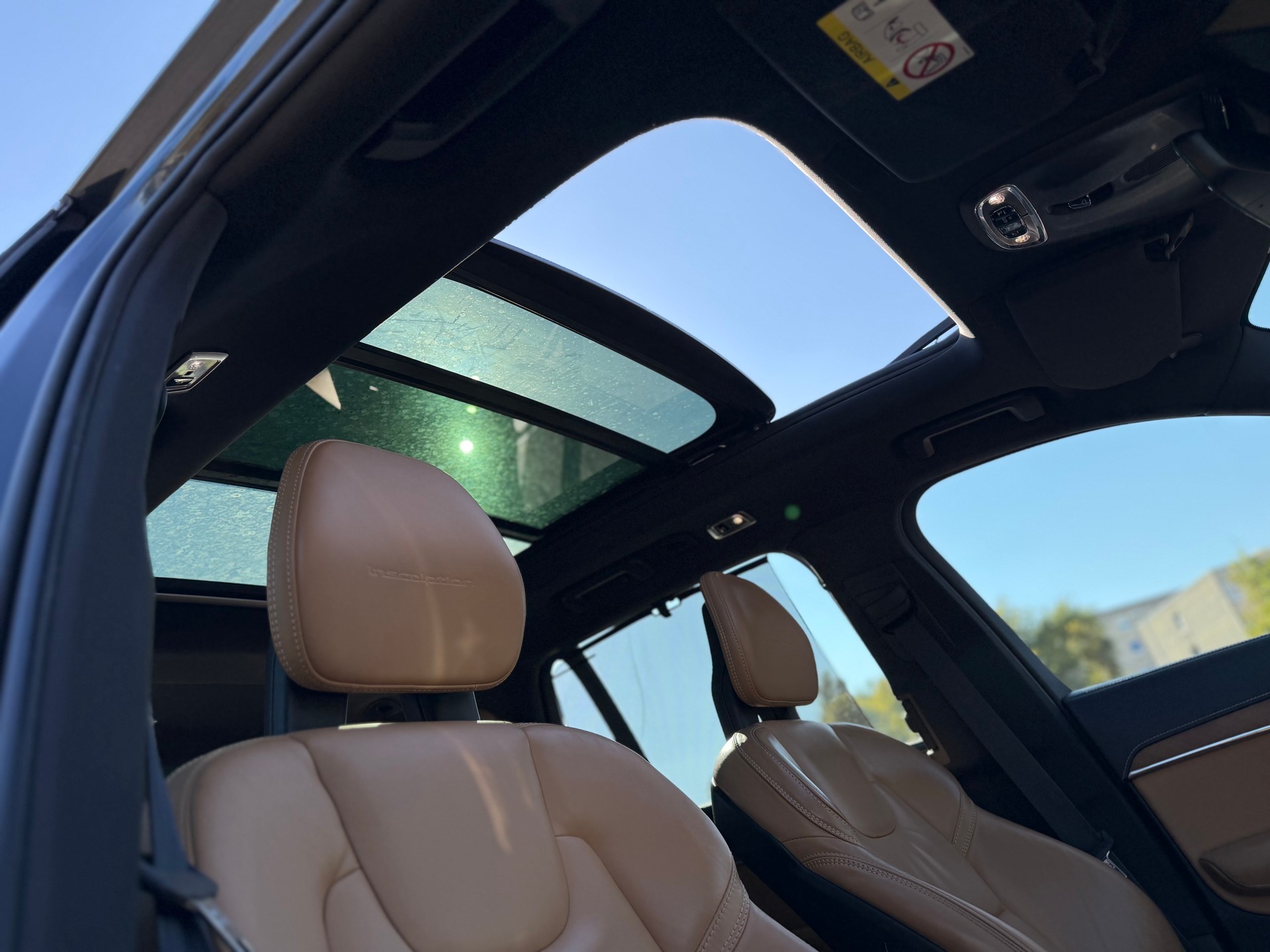 VOLVO XC90 D5 AWD Momentum Geartronic-image-8