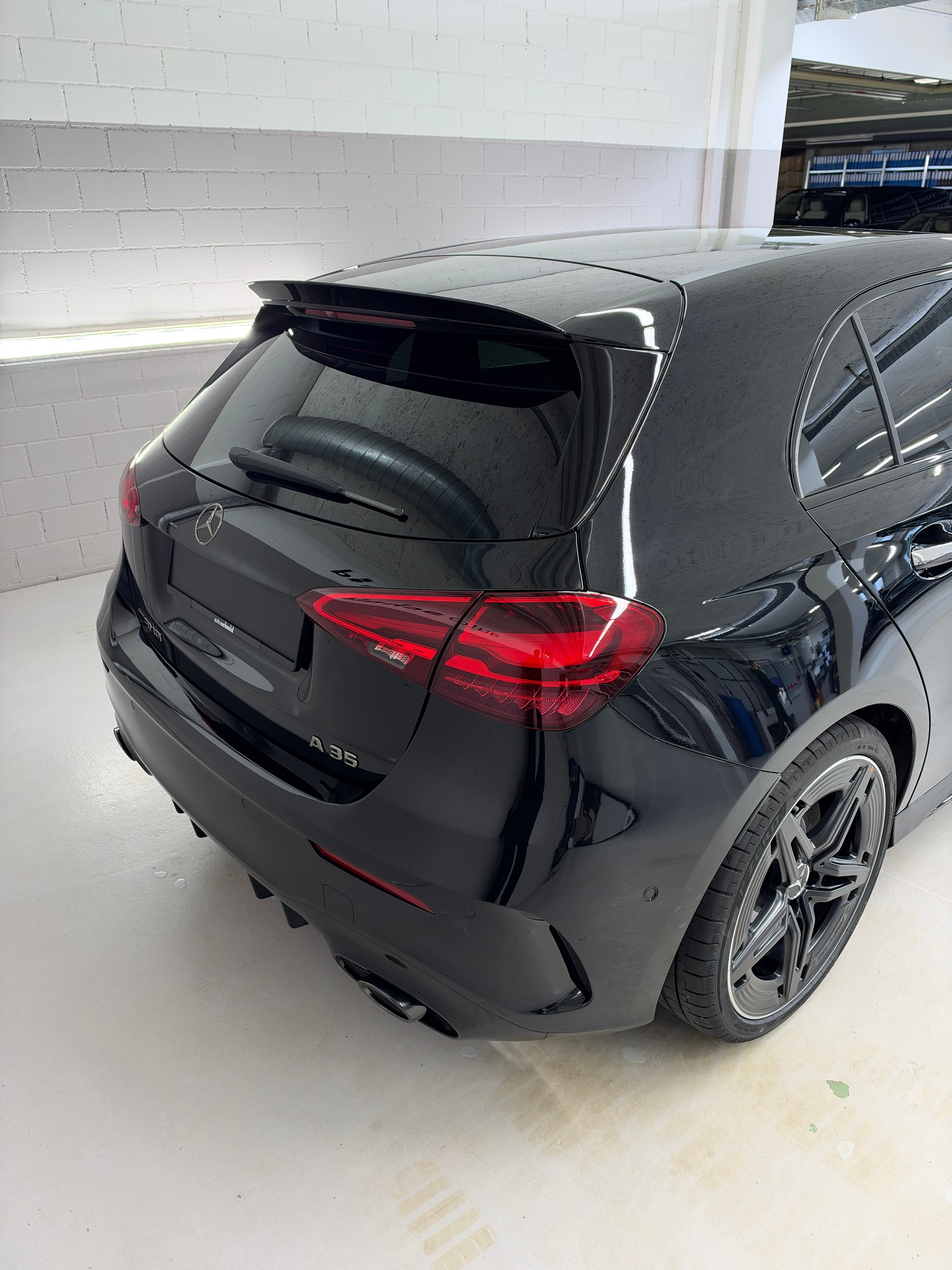 MERCEDES-BENZ A AMG 35 4Matic-image-4