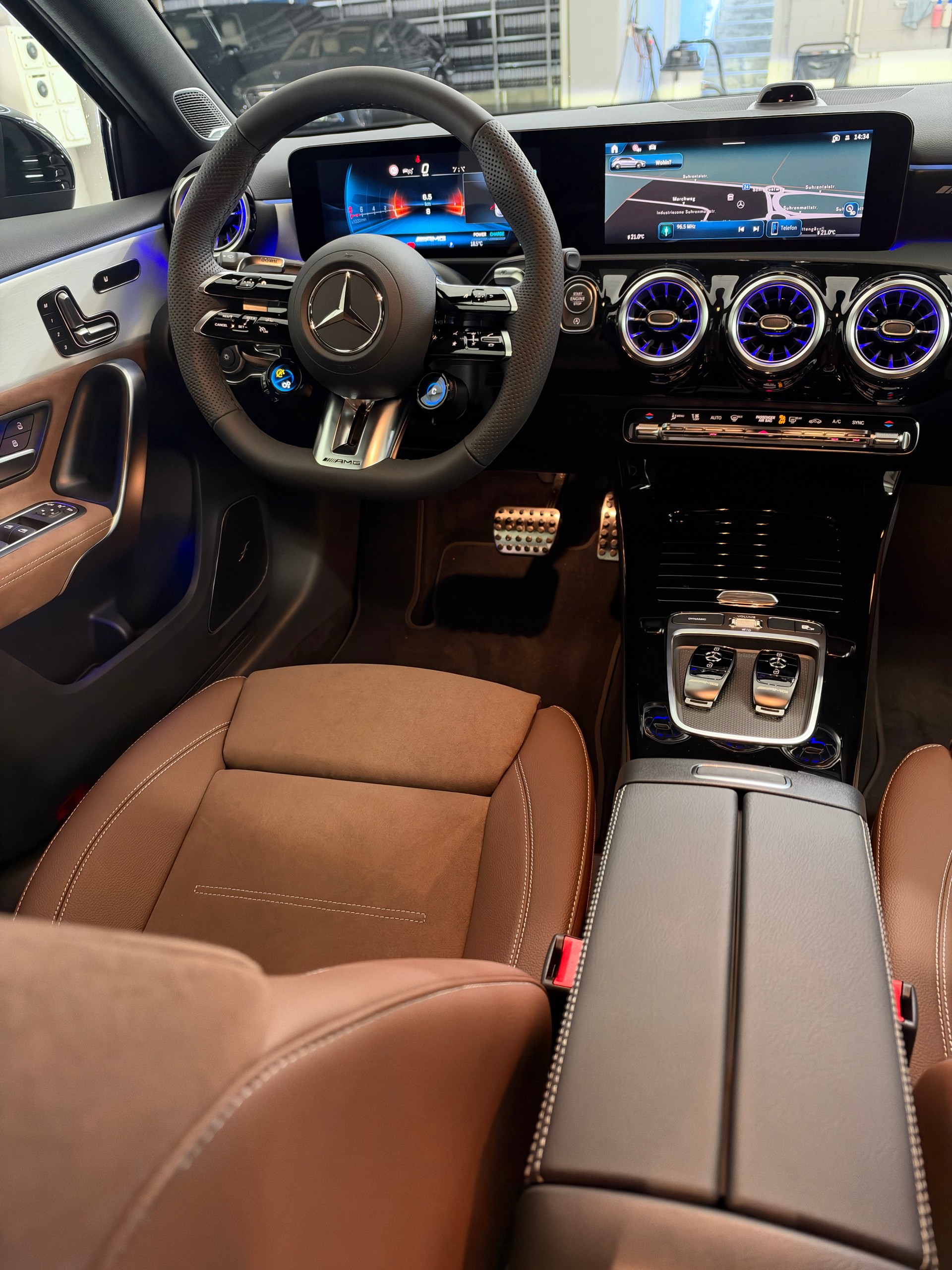 MERCEDES-BENZ A AMG 35 4Matic-image-14