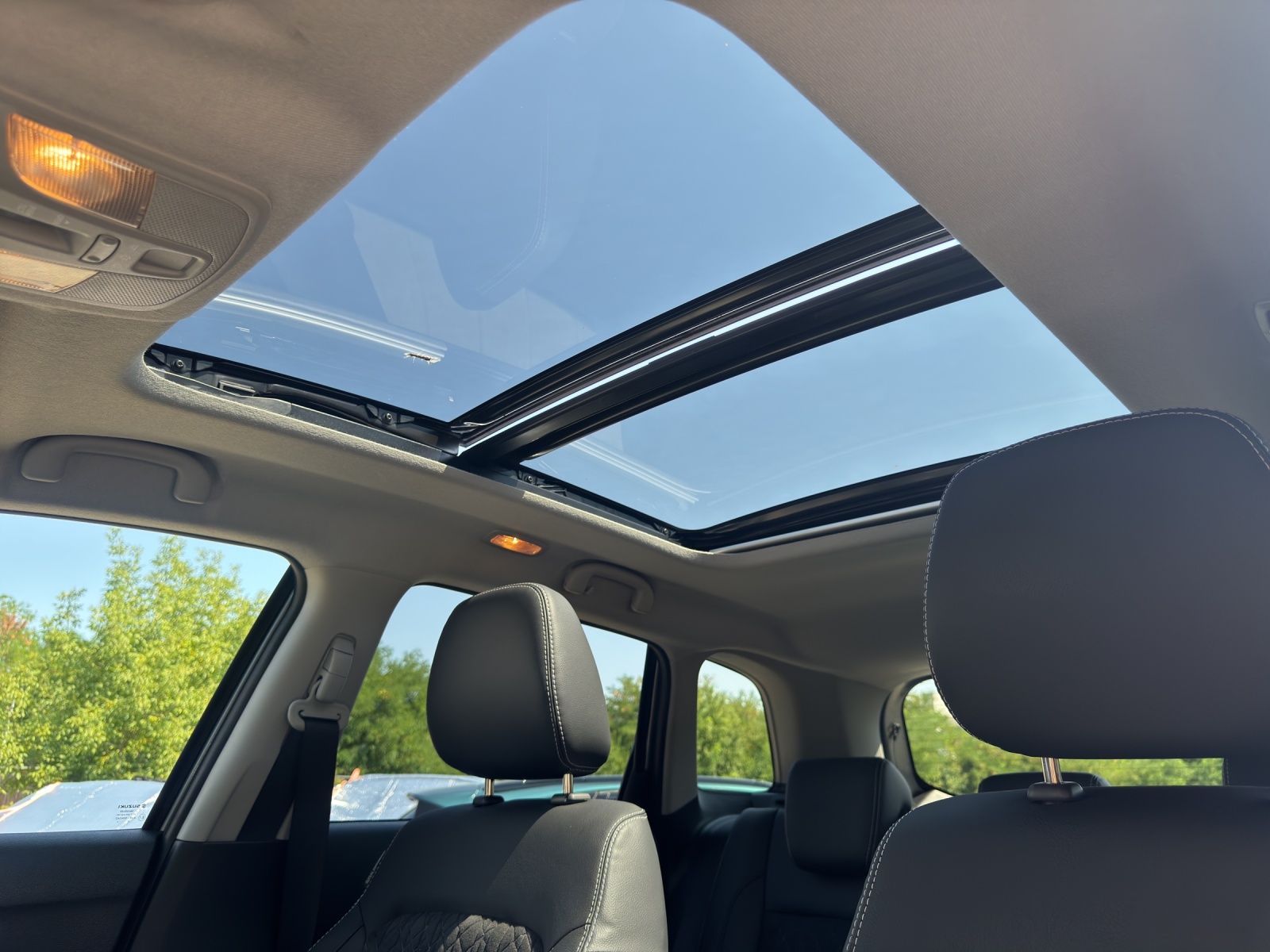 SUZUKI Vitara 1.5 Hybrid Compact + 4x4 AGS-image-11