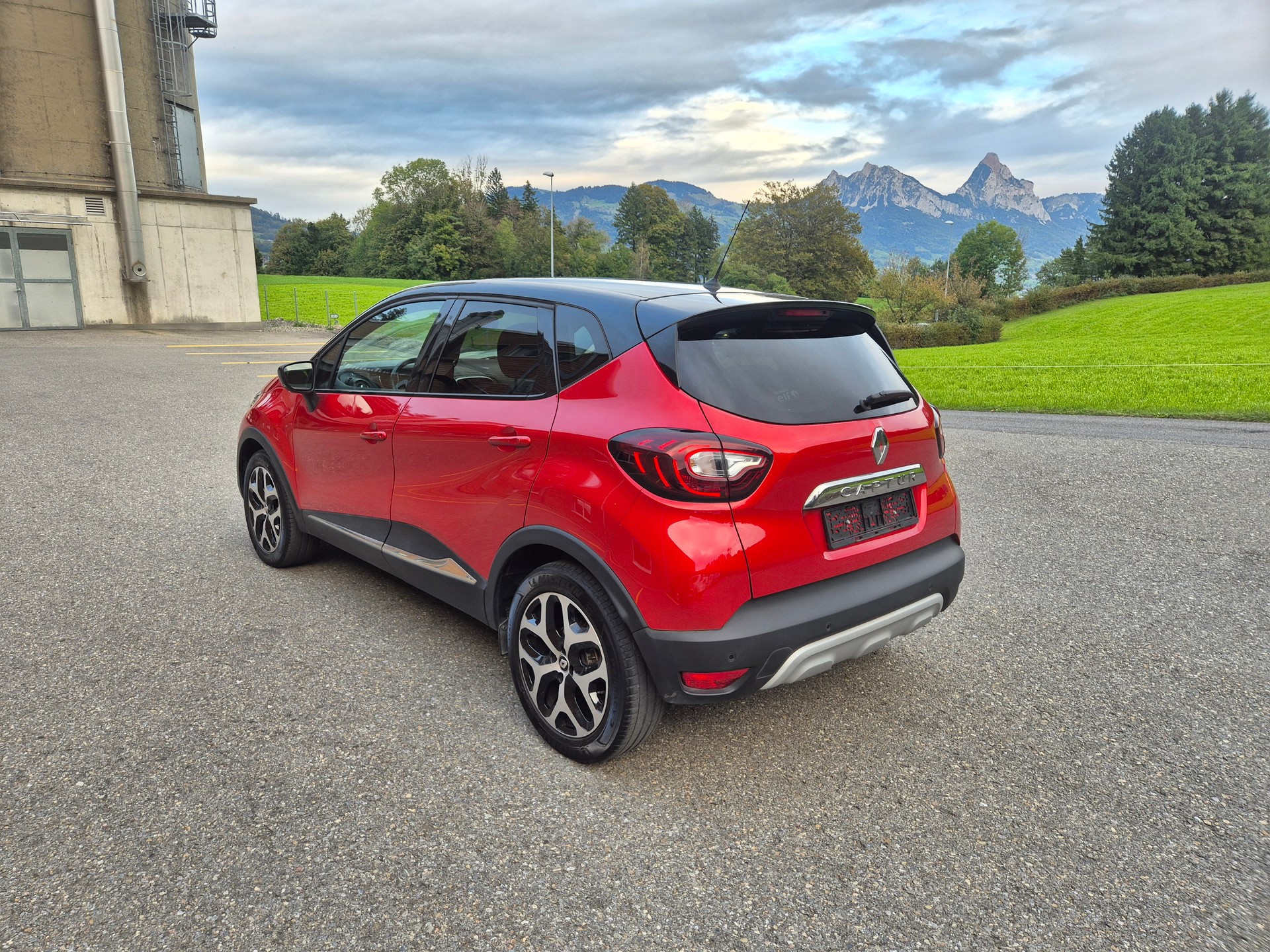 RENAULT Captur 1.2 T 16V Intens EDC-image-2