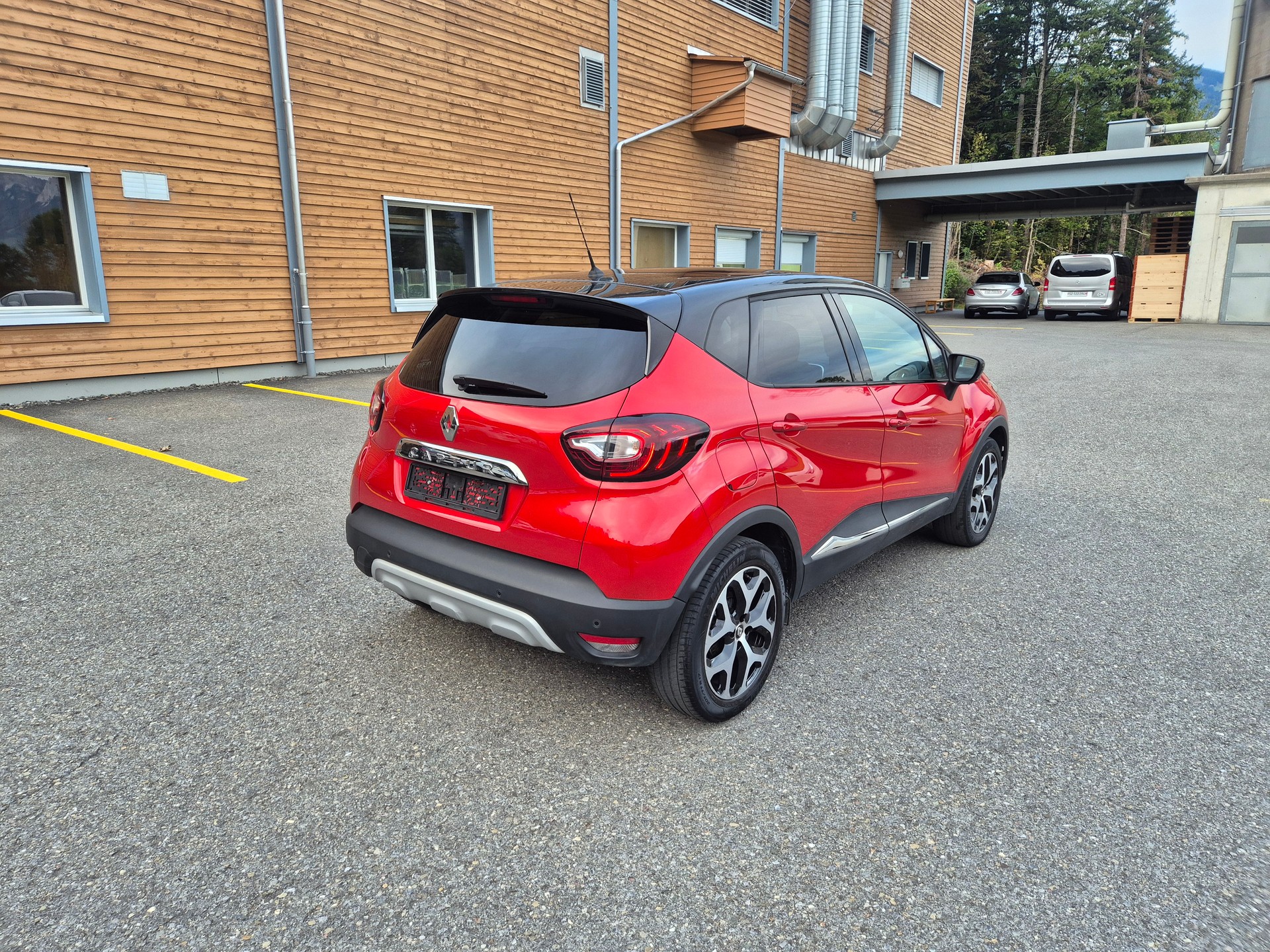RENAULT Captur 1.2 T 16V Intens EDC-image-3