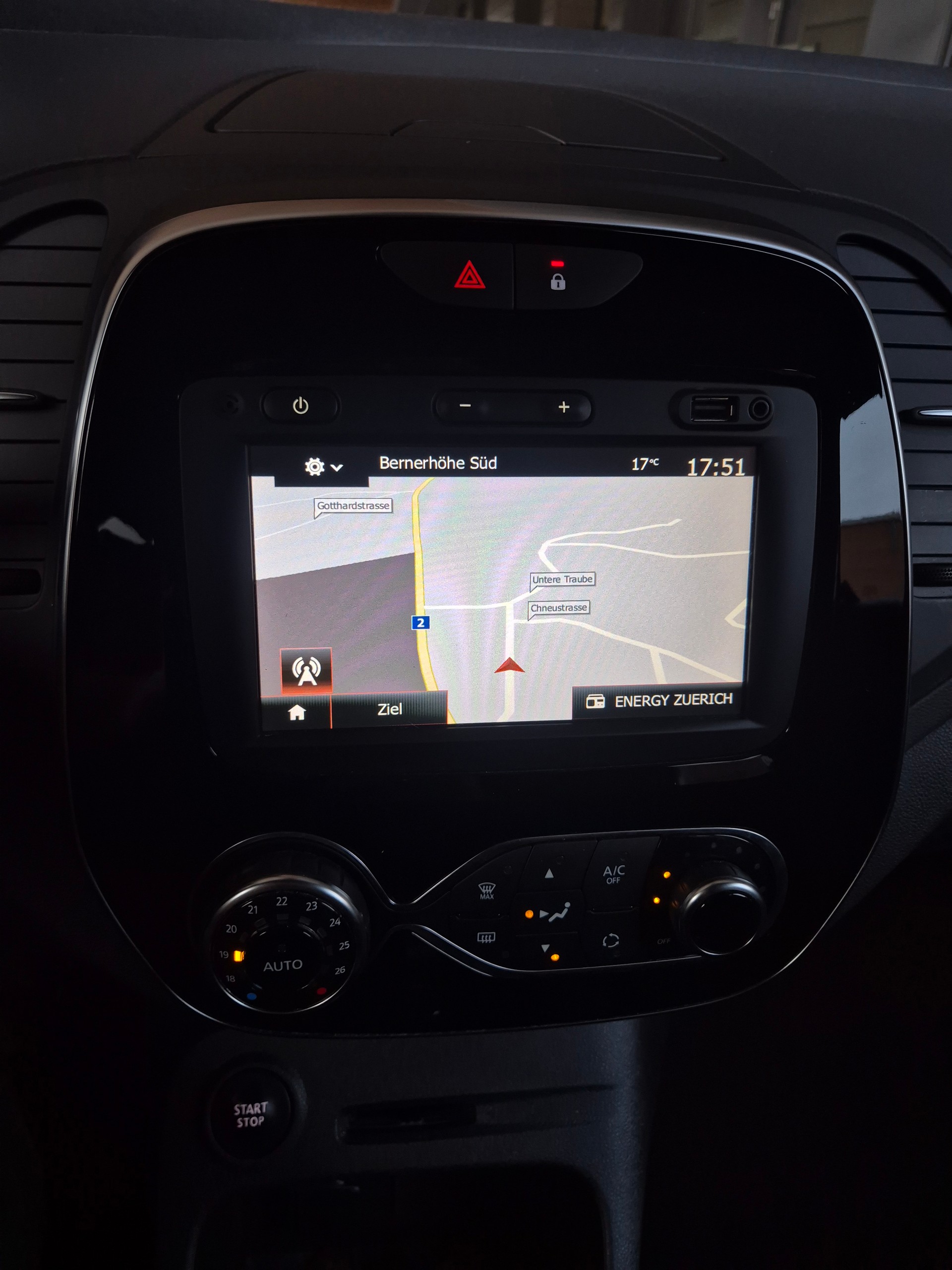 RENAULT Captur 1.2 T 16V Intens EDC-image-9
