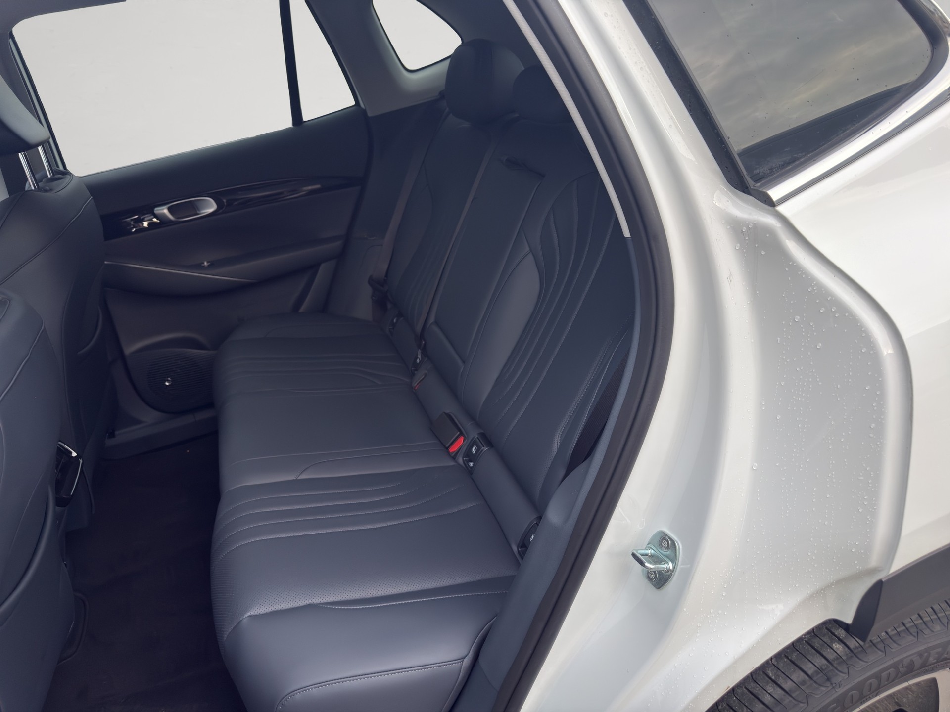 GEELY Max+ Beste Ausstattung!-image-10