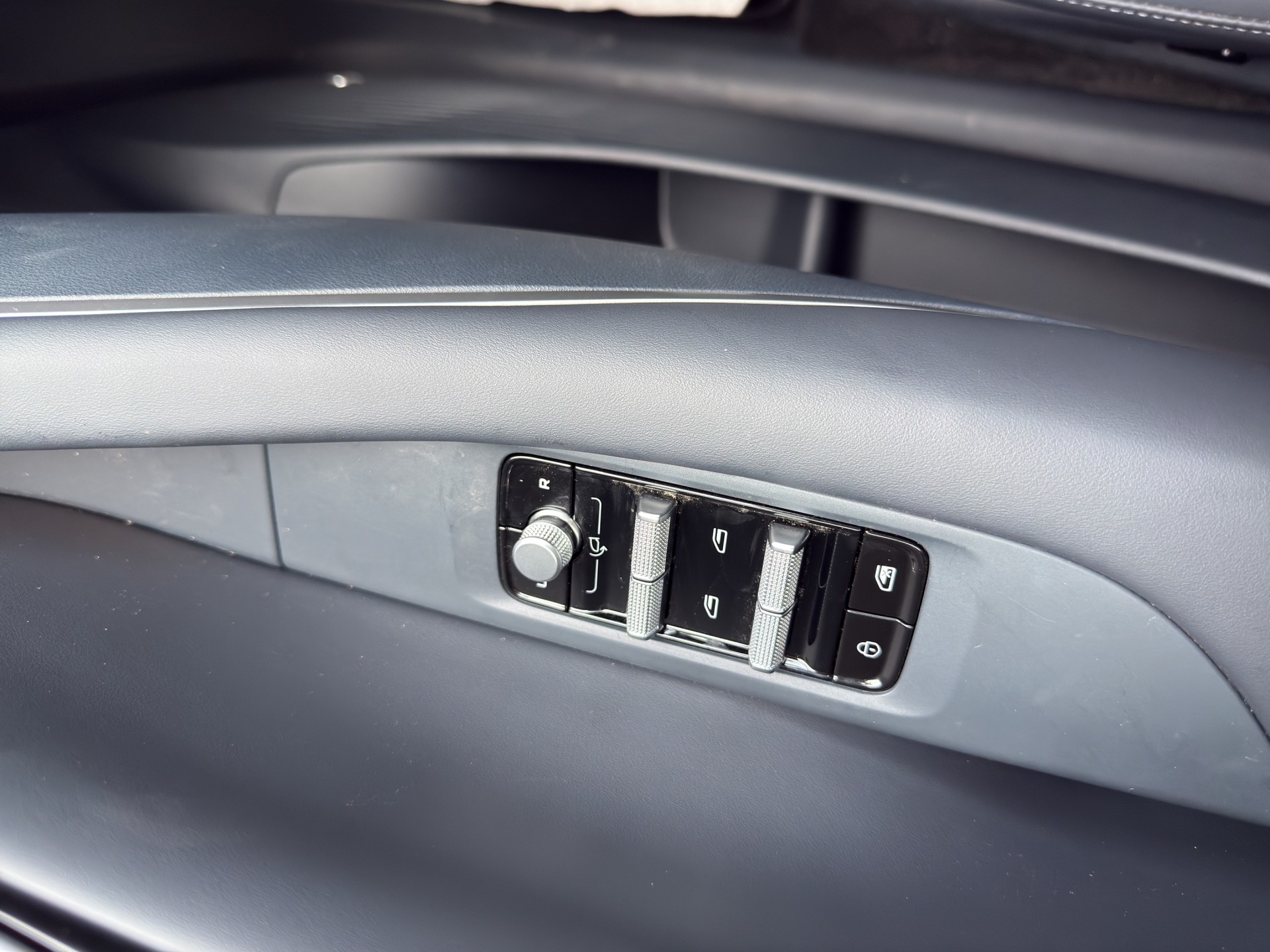 GEELY Max+ Beste Ausstattung!-image-14