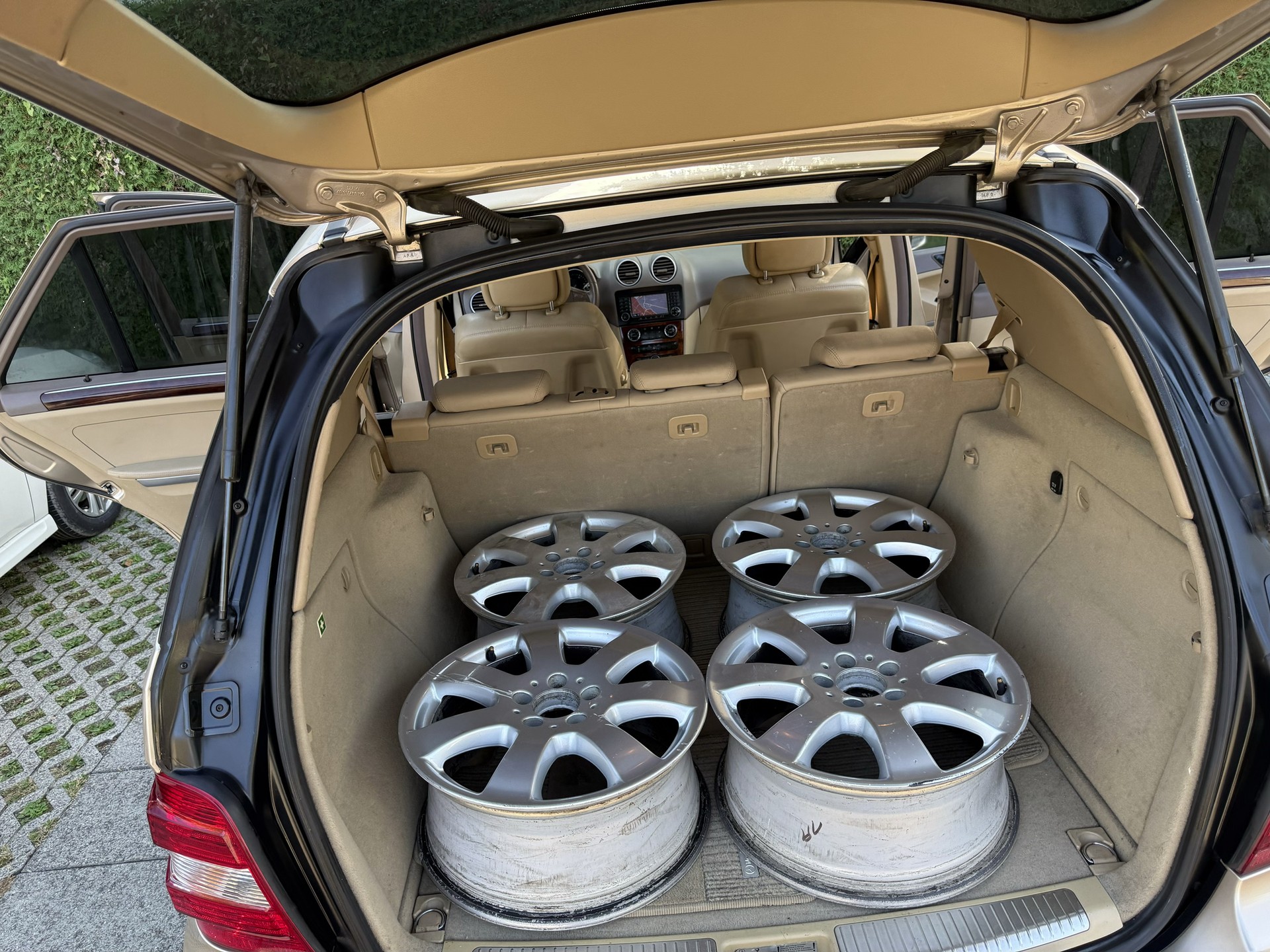 MERCEDES-BENZ ML 320 CDI-image-9