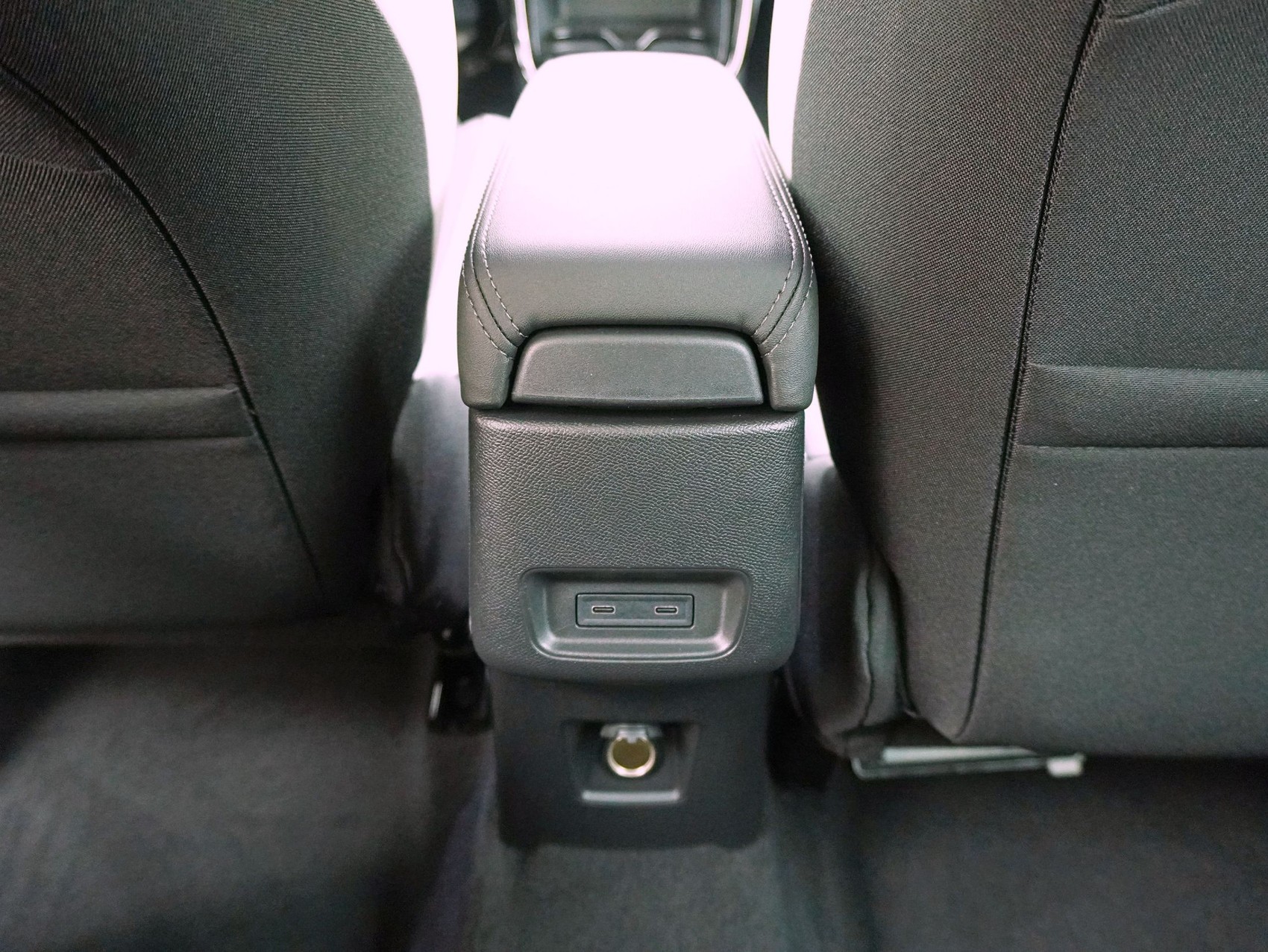 CITROEN C3 Aircross 1.2 Hybrid Max-image-18