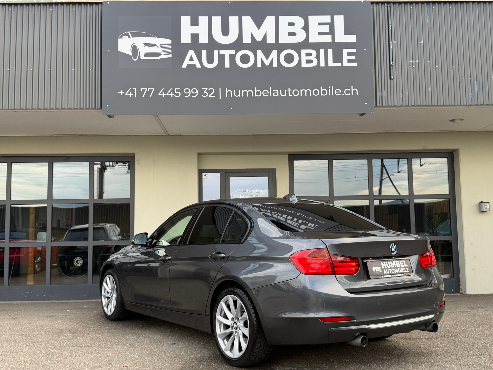 BMW 335i xDrive Modern Line Steptronic-image-2