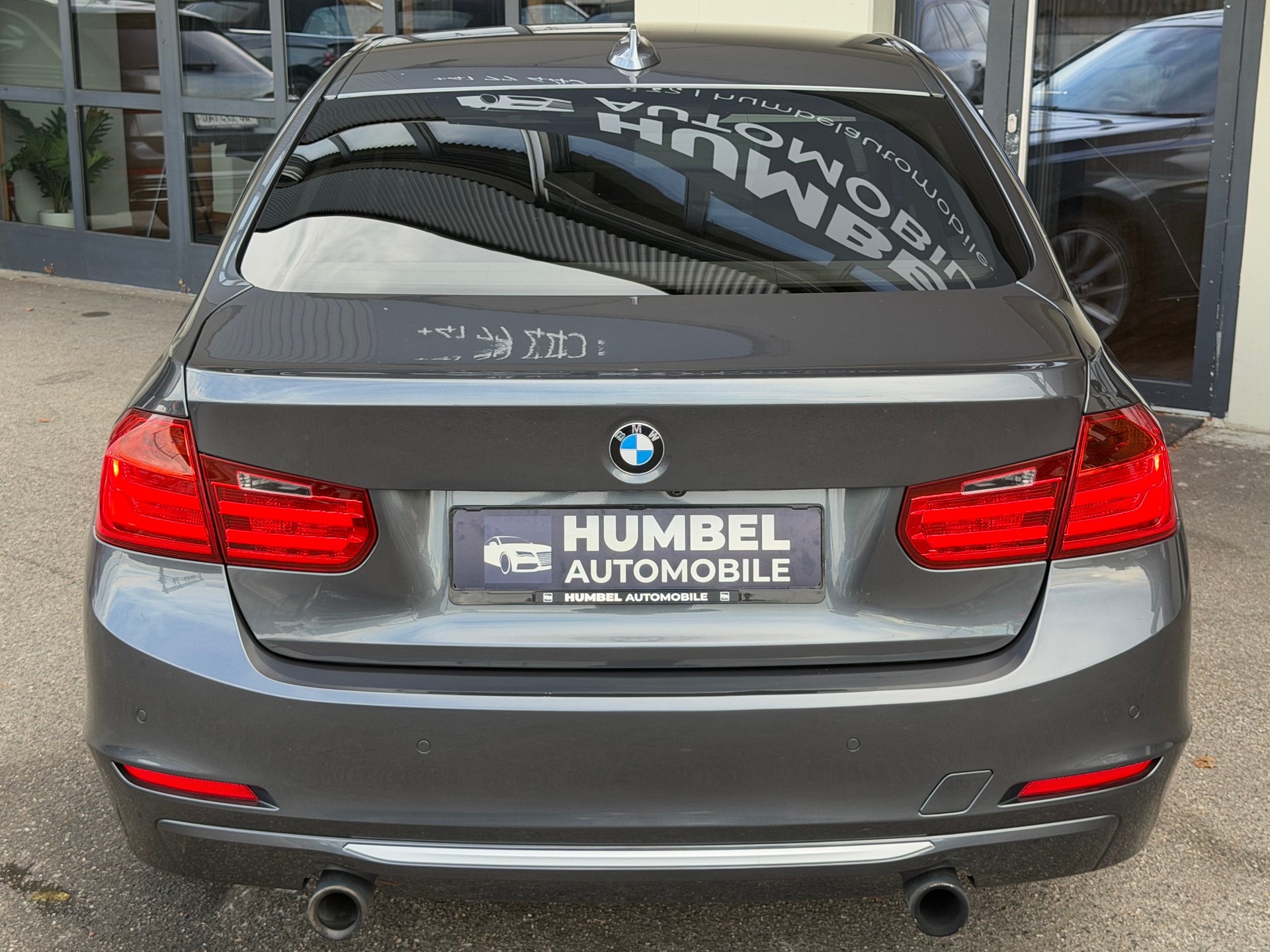 BMW 335i xDrive Modern Line Steptronic-image-3