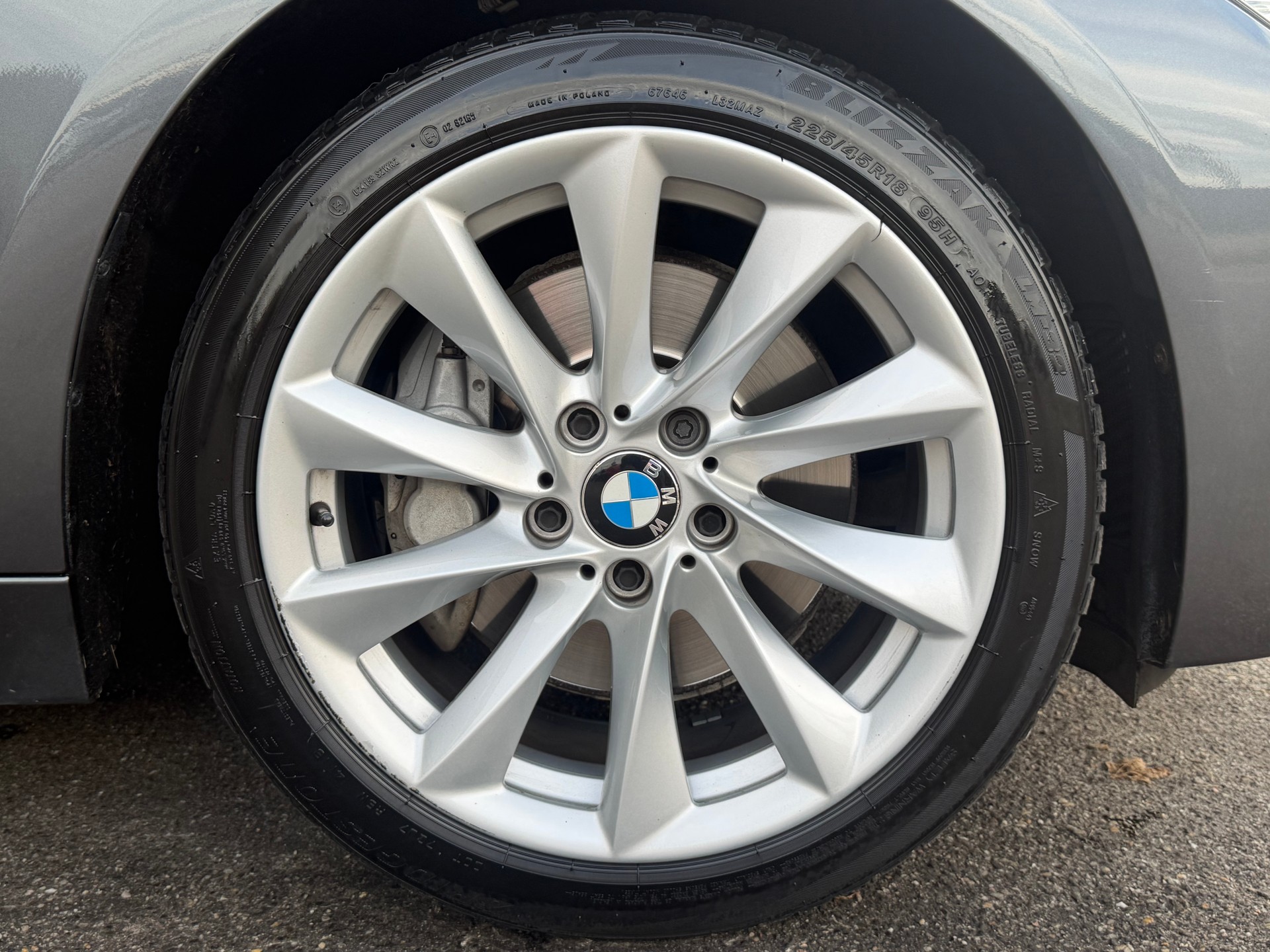 BMW 335i xDrive Modern Line Steptronic-image-5