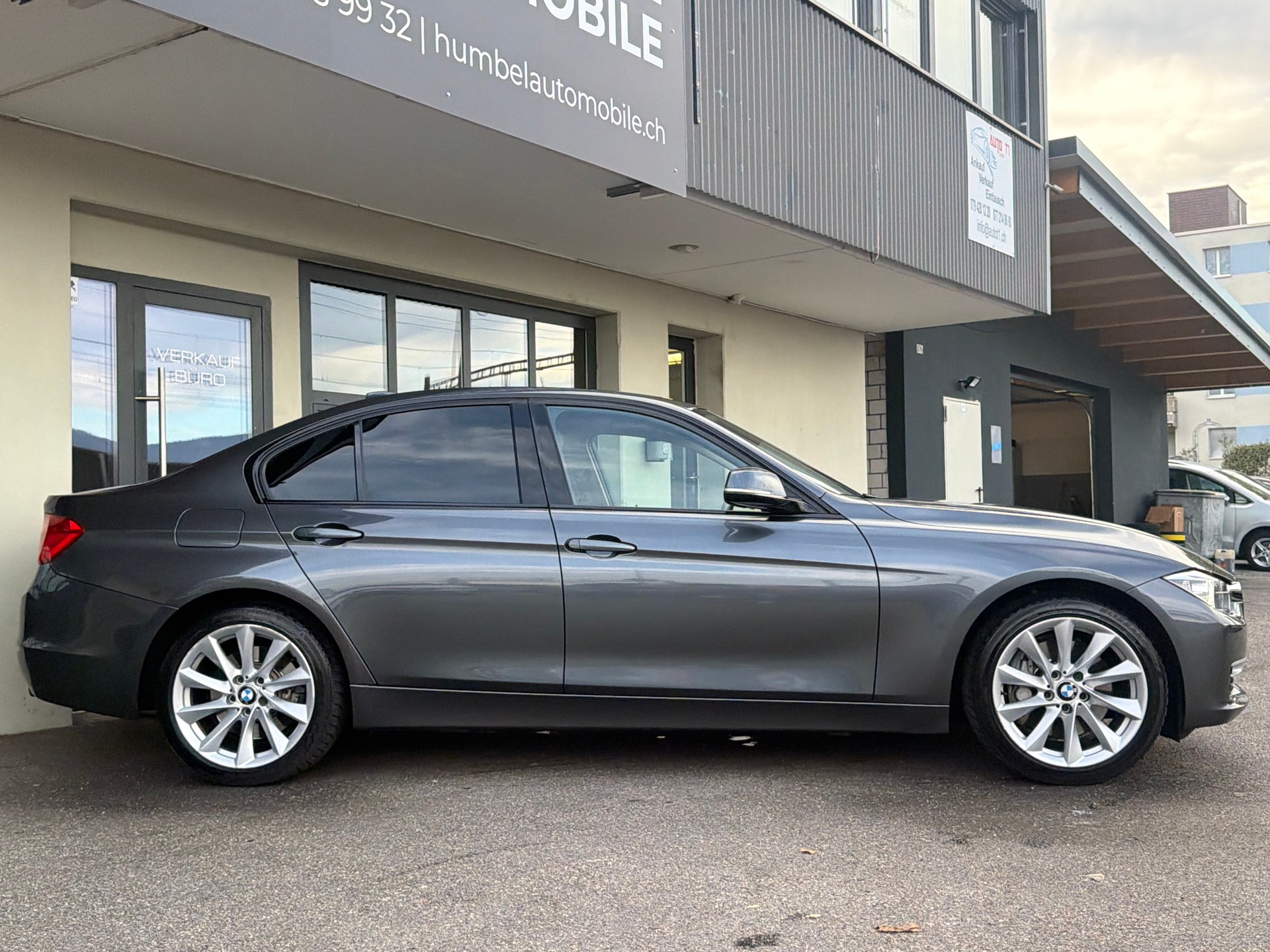 BMW 335i xDrive Modern Line Steptronic-image-4