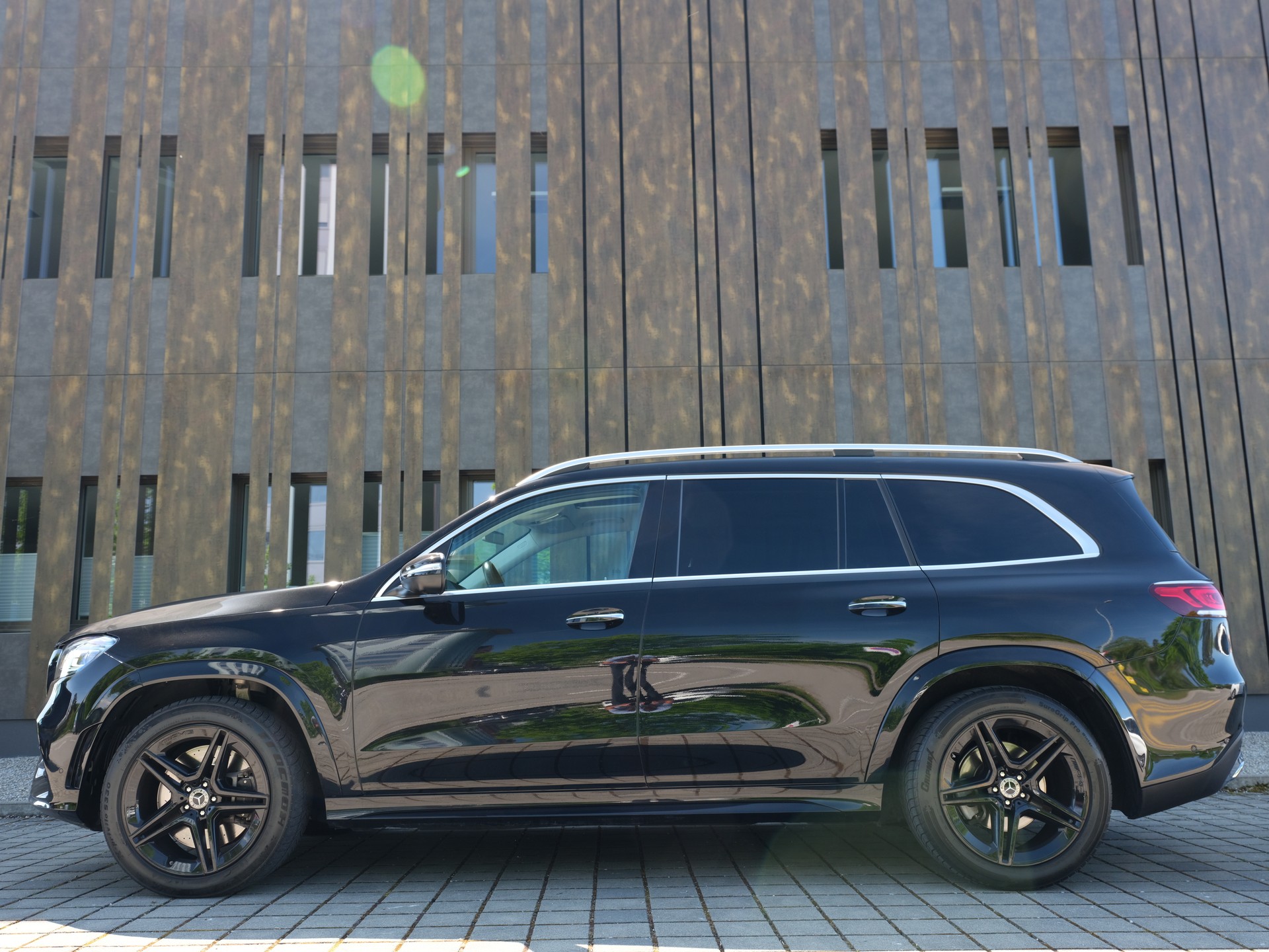 MERCEDES-BENZ GLS 350 d 4Matic AMG Line 9G-Tronic-showroom-element-3