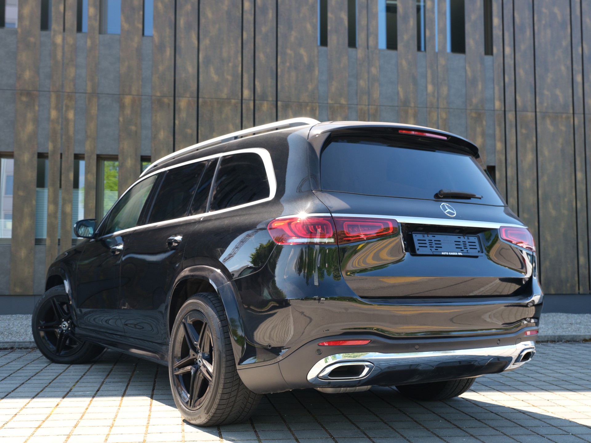 MERCEDES-BENZ GLS 350 d 4Matic AMG Line 9G-Tronic-image-8