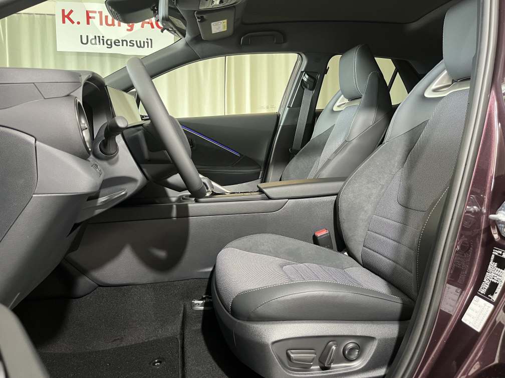 TOYOTA C-HR 2.0 PHEV Style-image-4