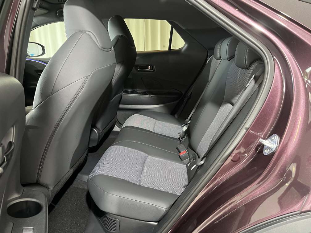 TOYOTA C-HR 2.0 PHEV Style-image-6