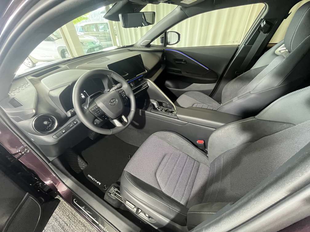 TOYOTA C-HR 2.0 PHEV Style-image-3