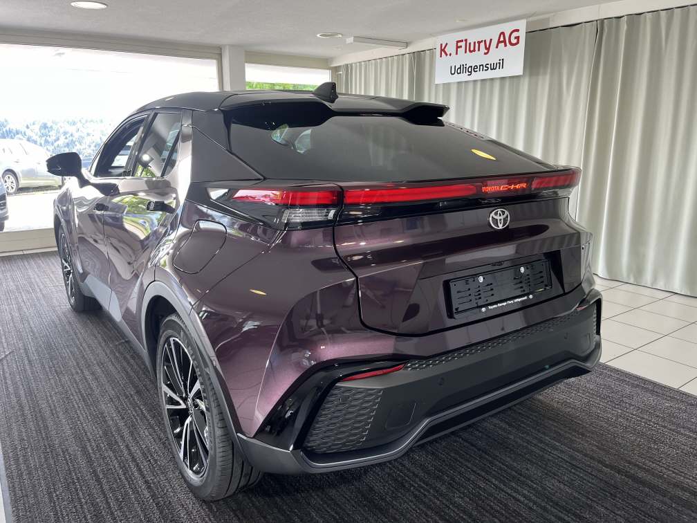 TOYOTA C-HR 2.0 PHEV Style-image-11