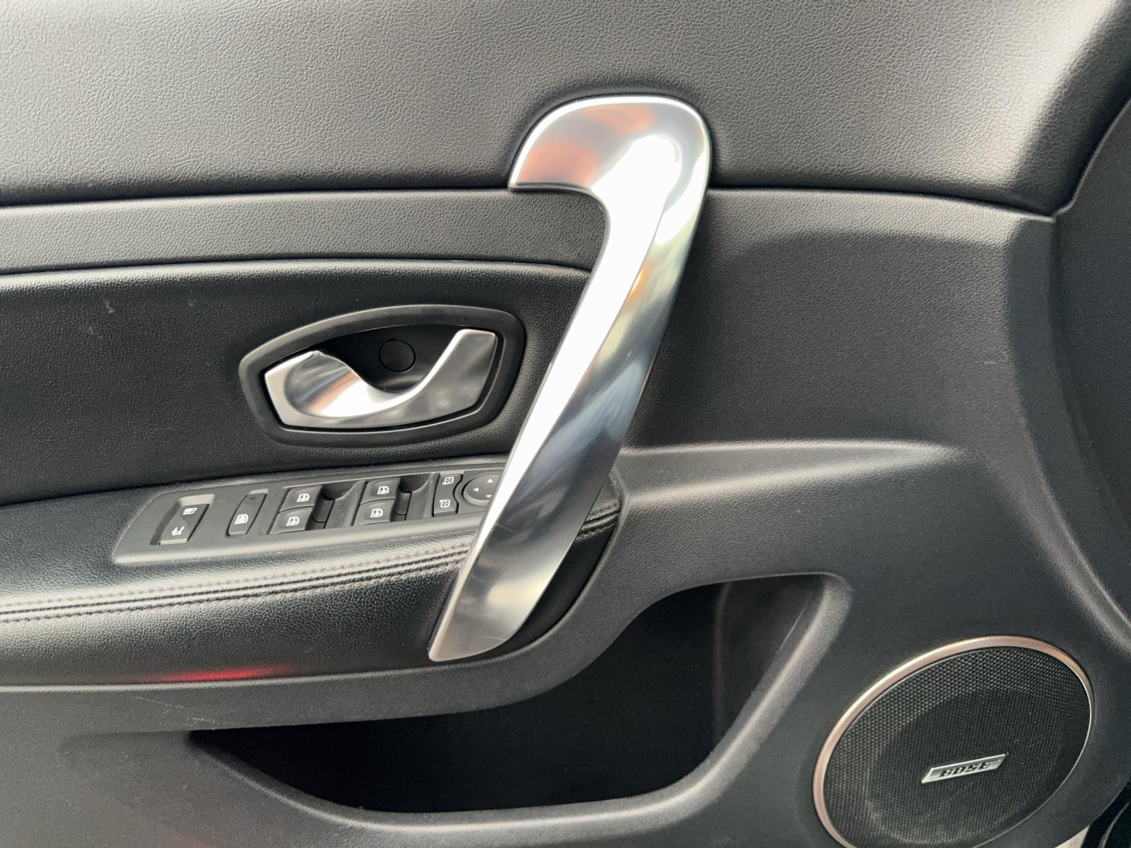 RENAULT Latitude 3.0 dCi Initiale active-shift-image-9