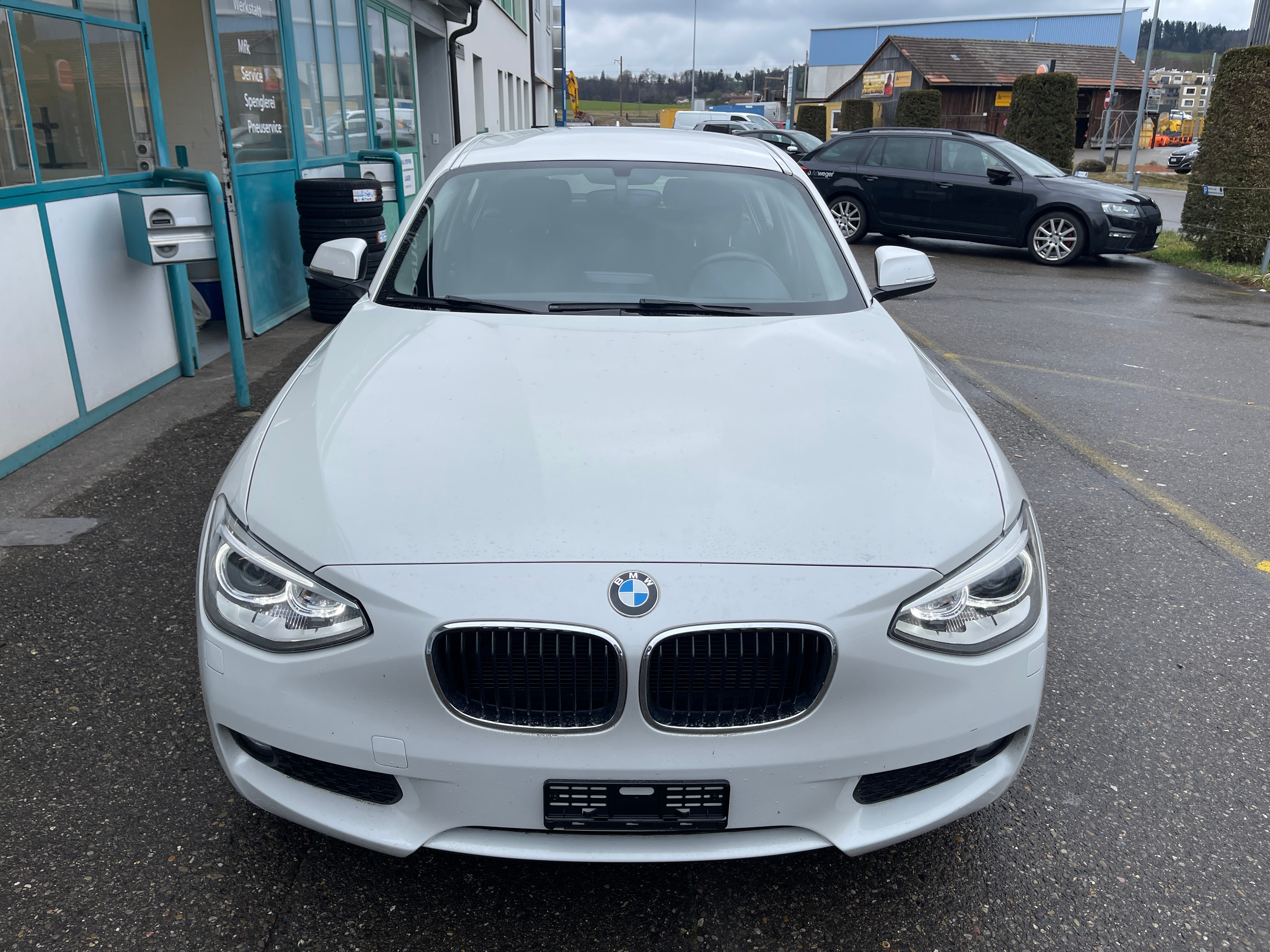 Car photo
