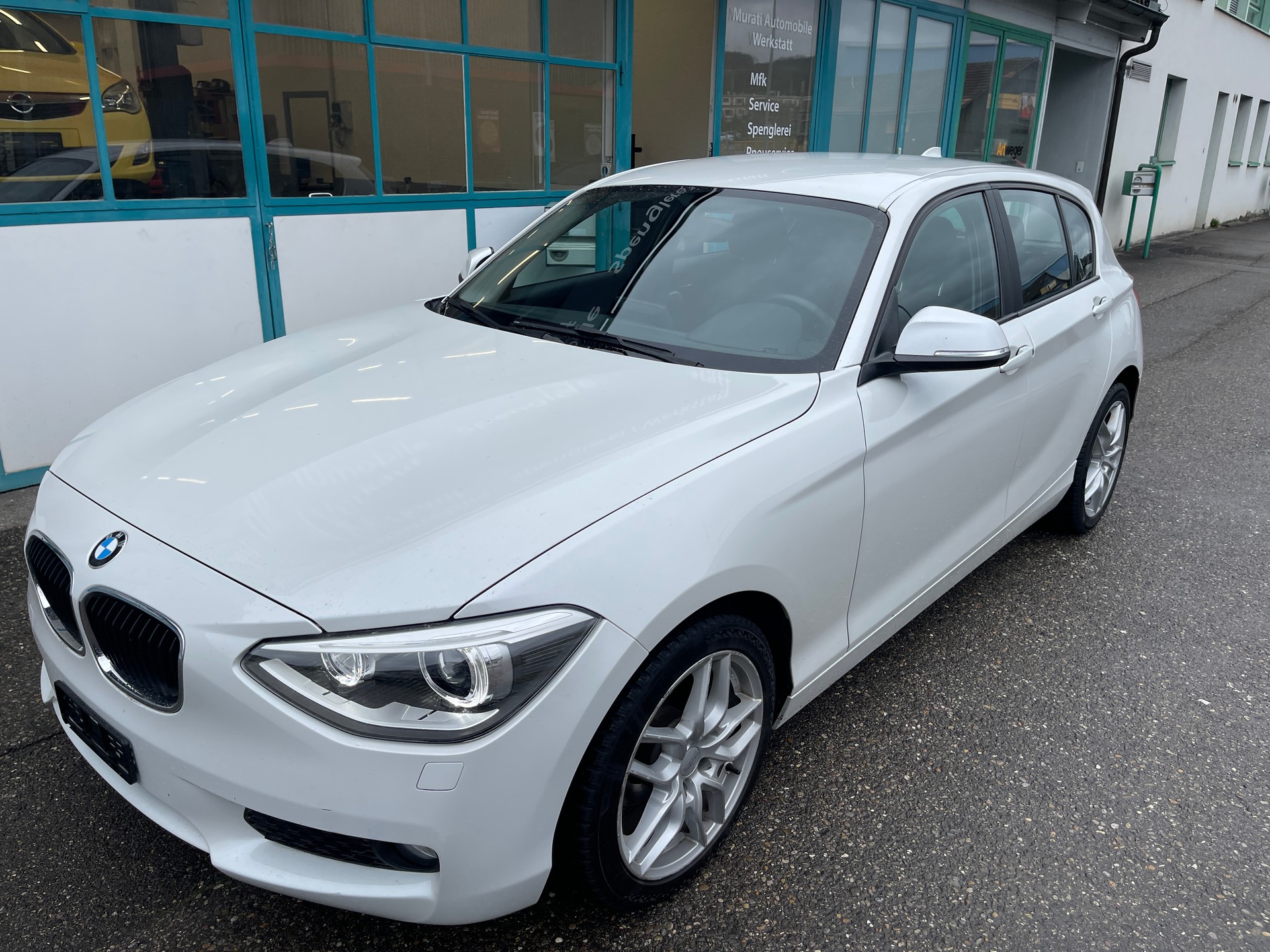 BMW 114i Business-image-2