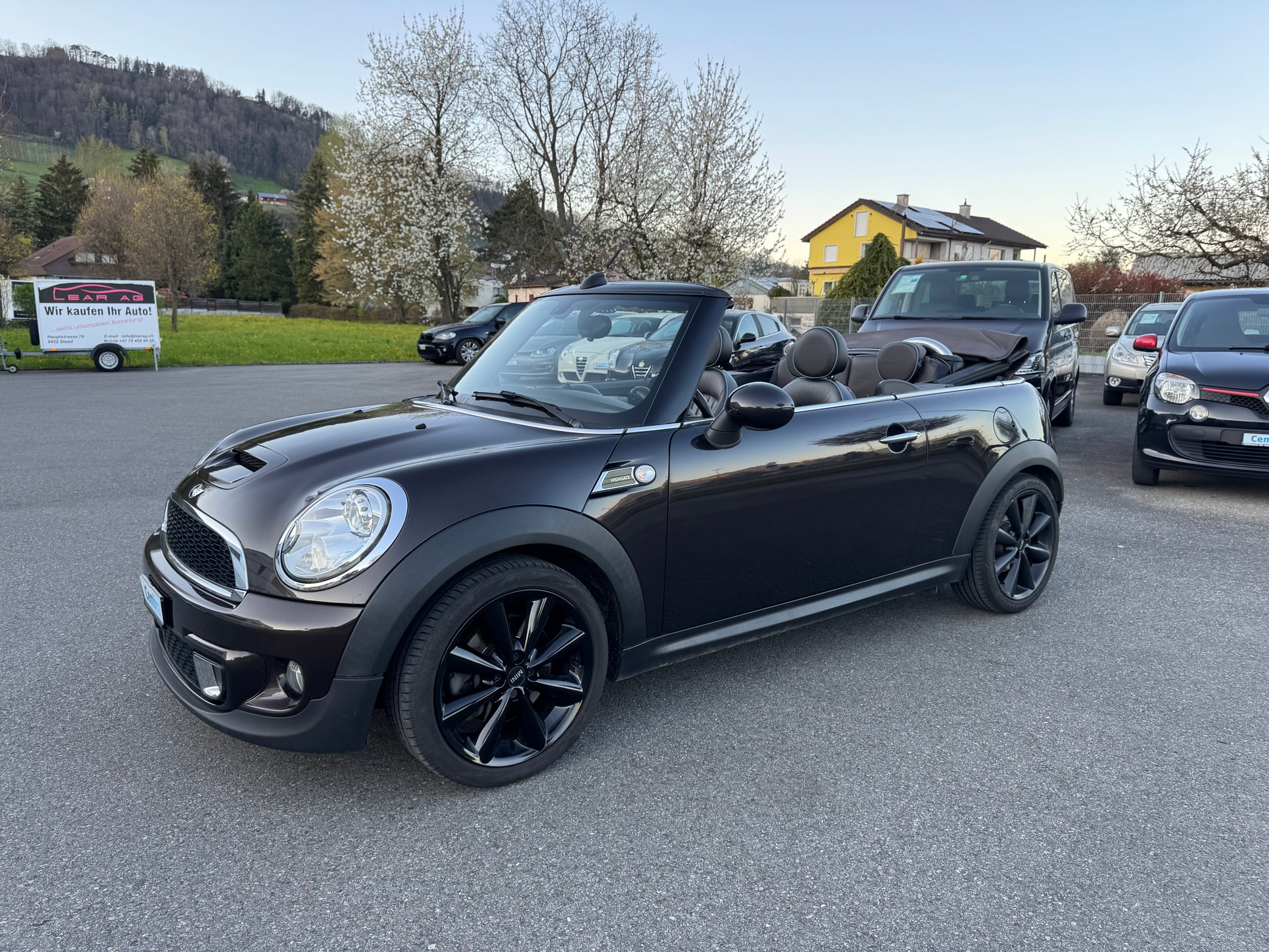 MINI Cooper S Cabriolet-image-1
