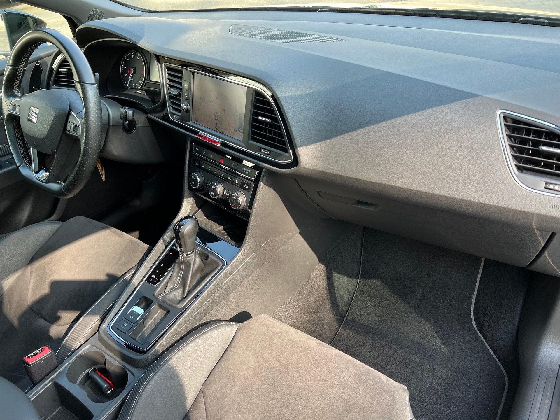 SEAT Leon ST 2.0 TSI 300 Cupra 4Drive DSG-image-14