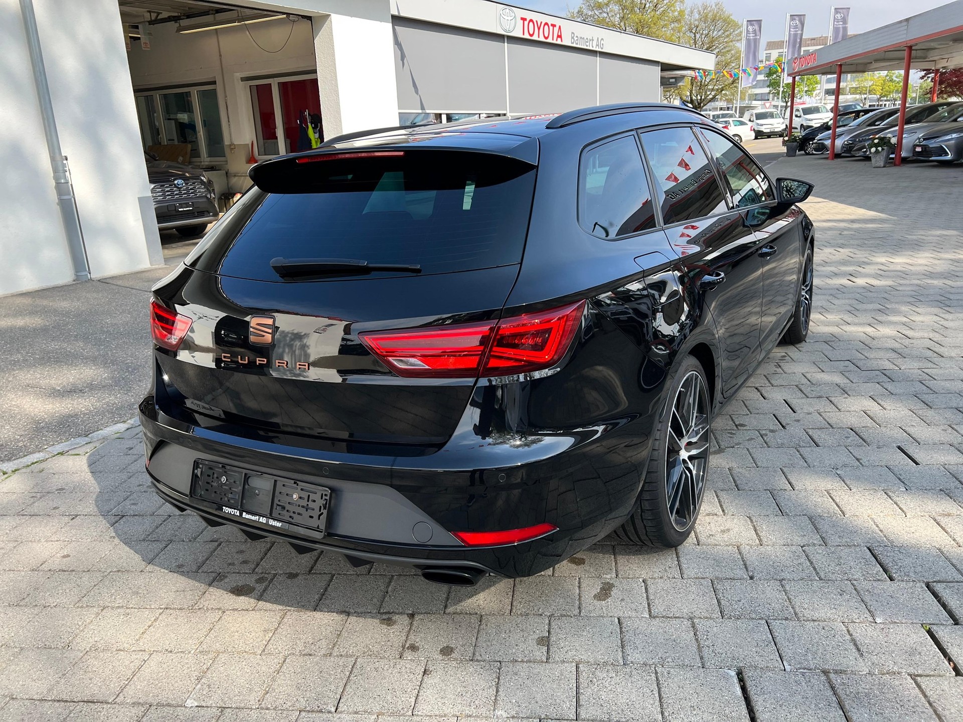 SEAT Leon ST 2.0 TSI 300 Cupra 4Drive DSG-image-6