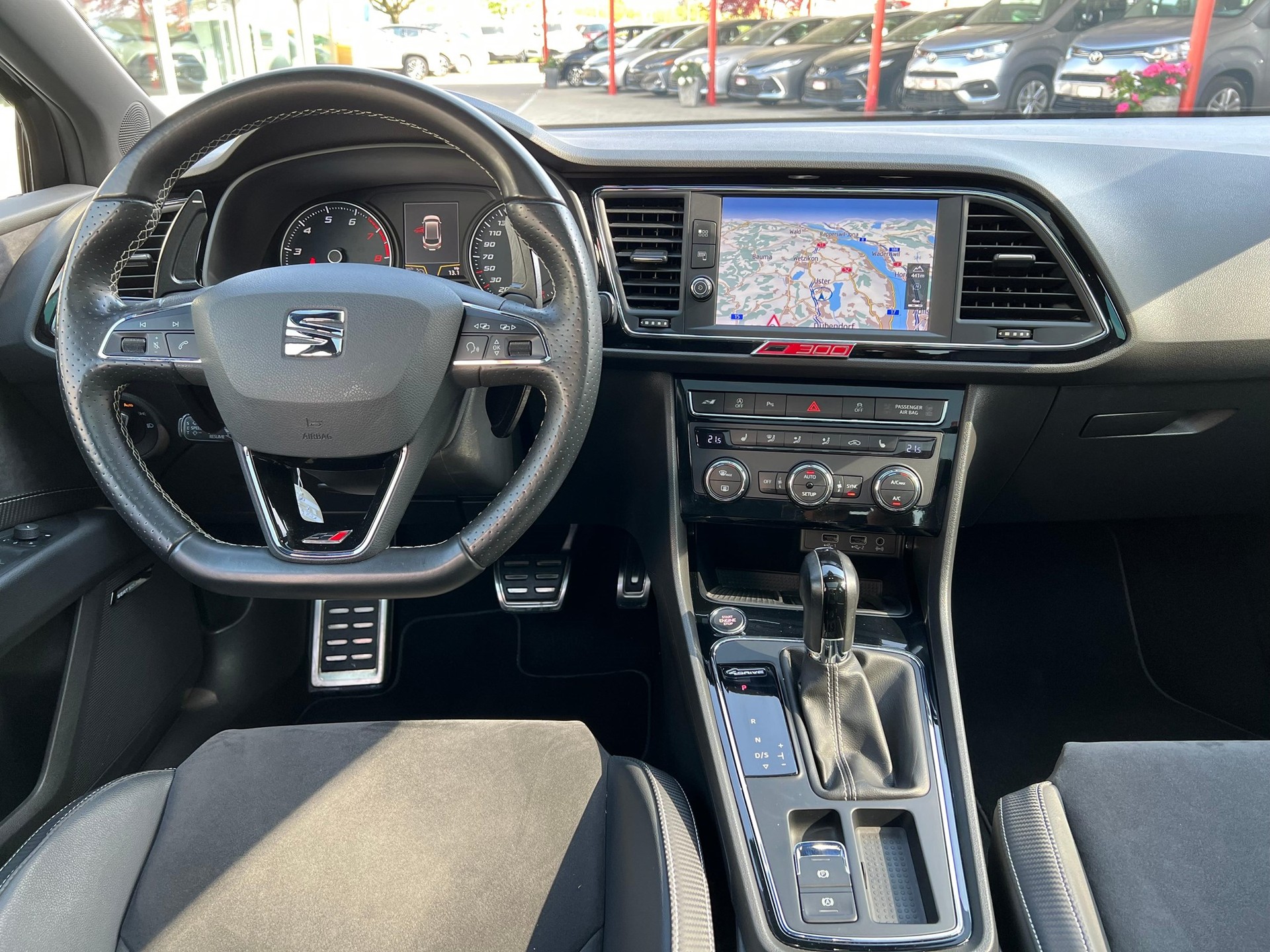 SEAT Leon ST 2.0 TSI 300 Cupra 4Drive DSG-image-9